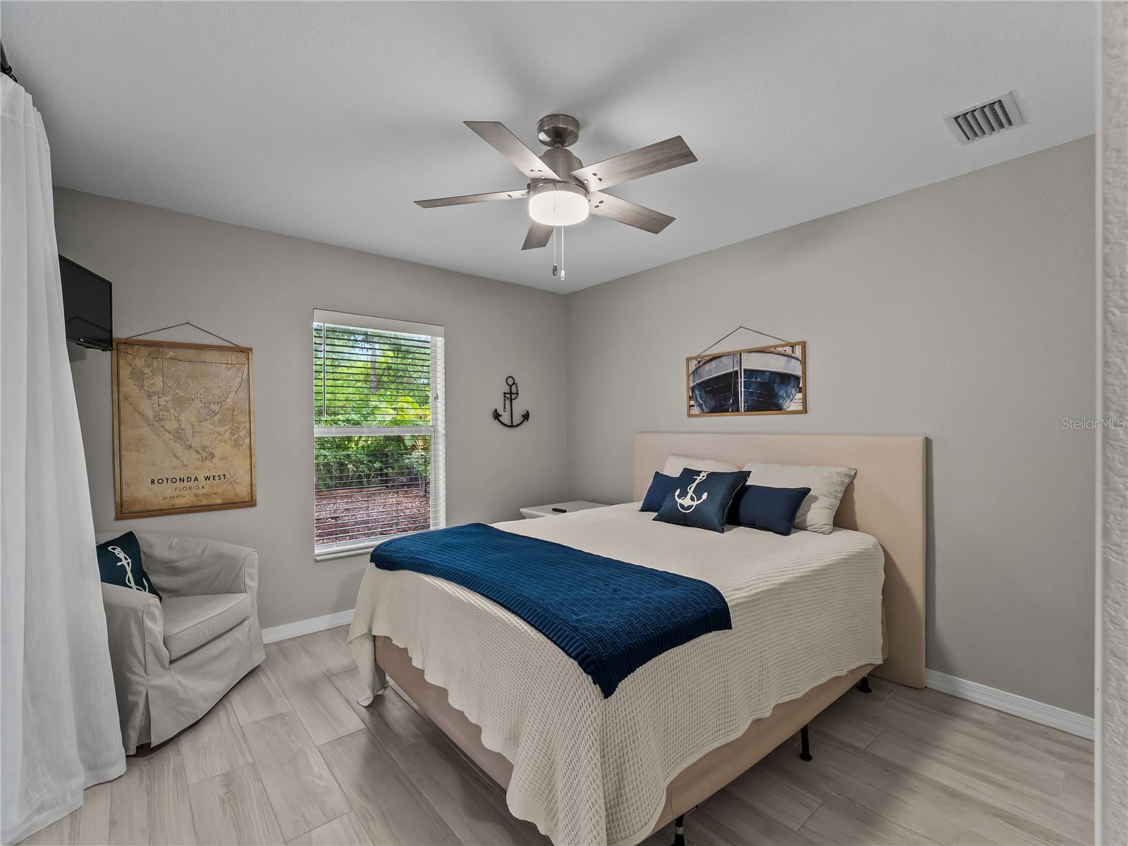 ROTONDA LAKES - Residential