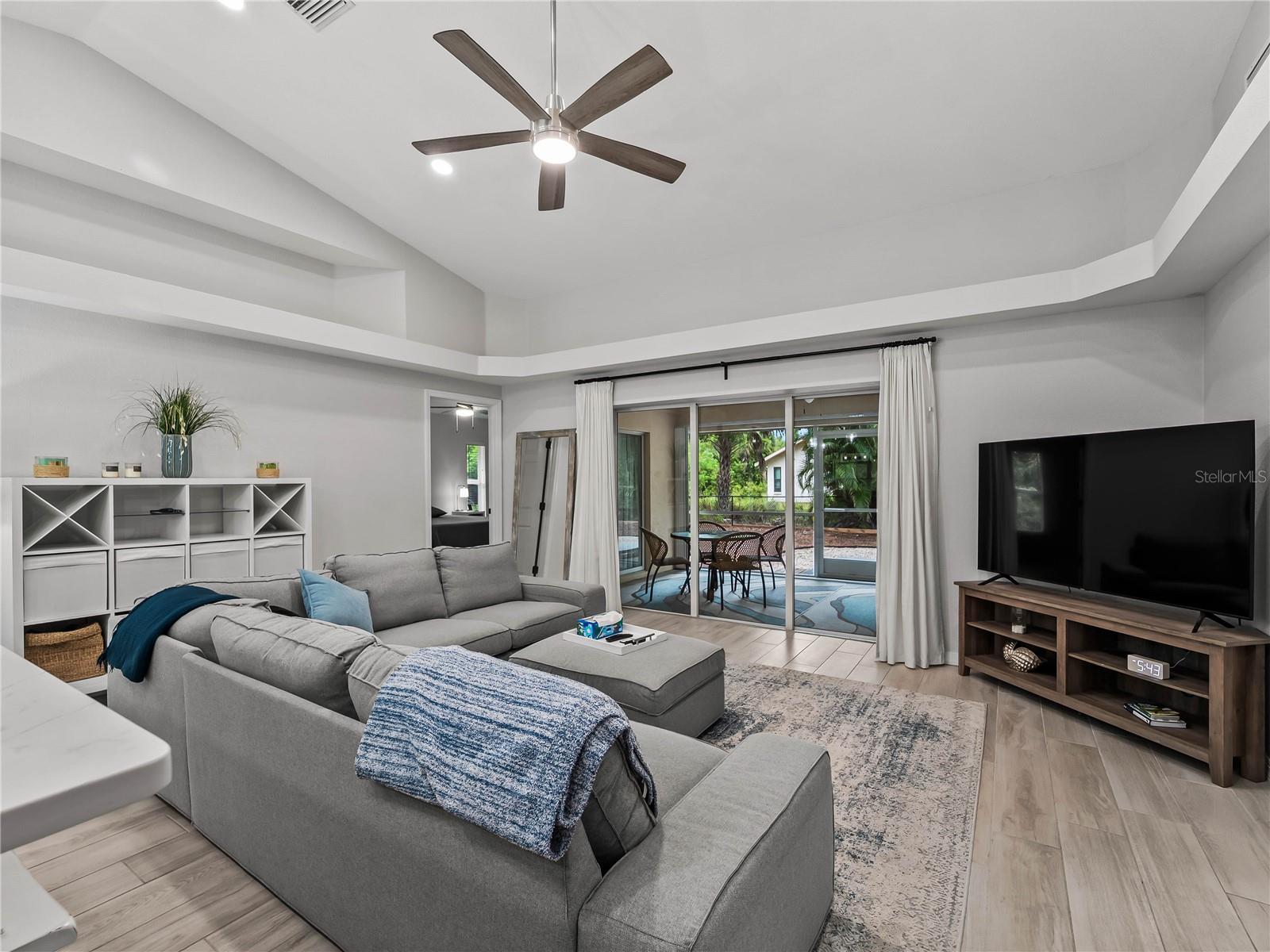 ROTONDA LAKES - Residential