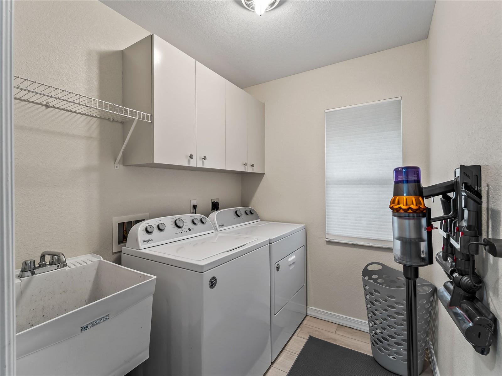 ROTONDA LAKES - Residential