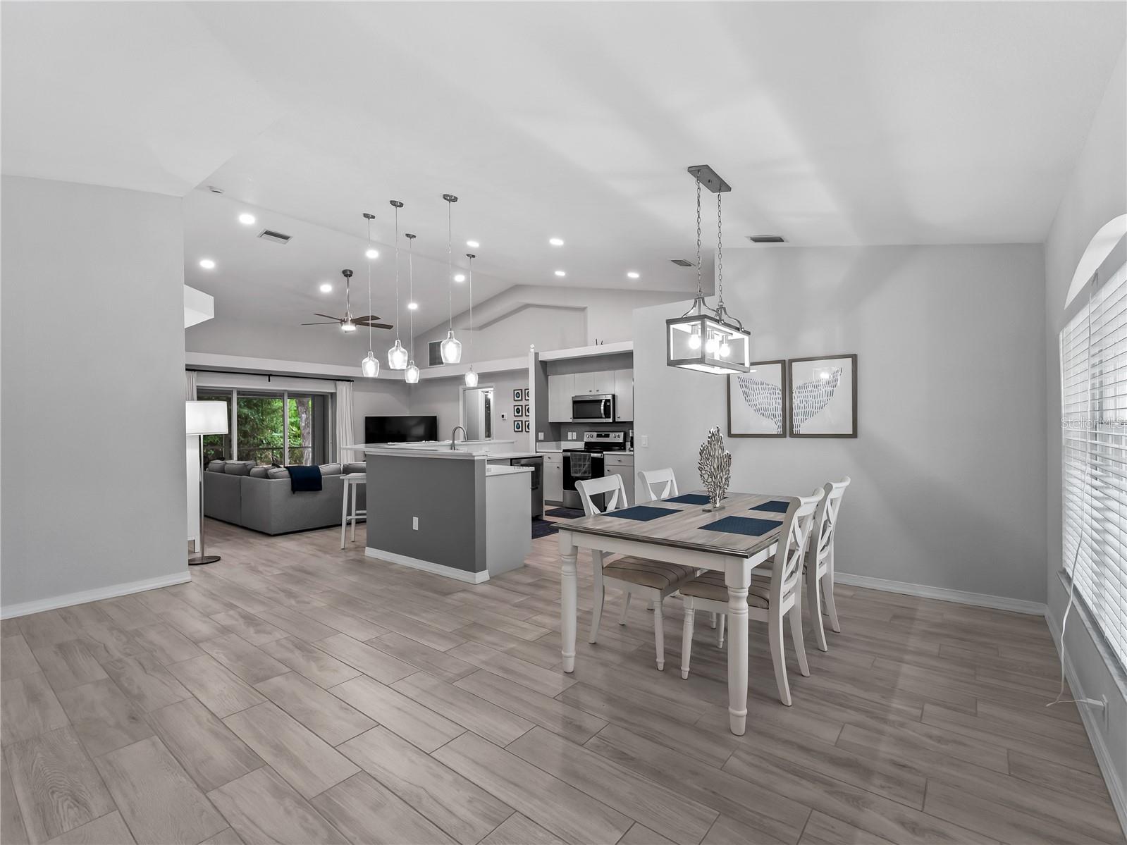ROTONDA LAKES - Residential