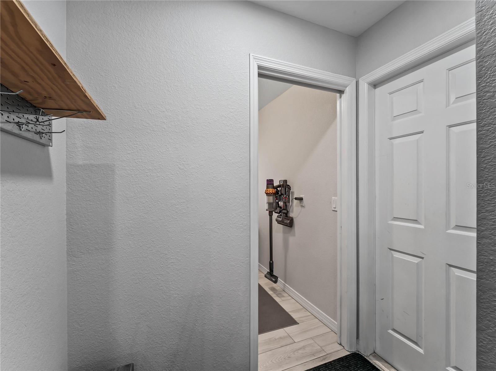 ROTONDA LAKES - Residential