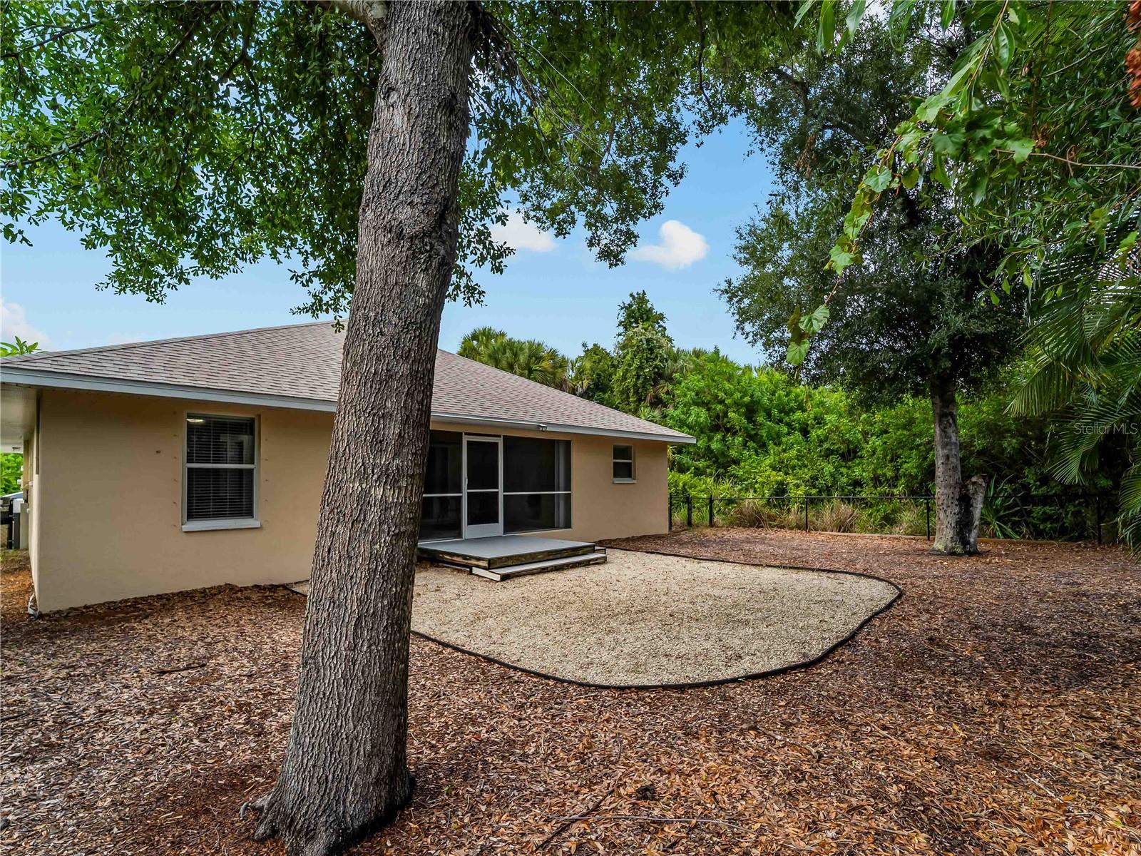 ROTONDA LAKES - Residential