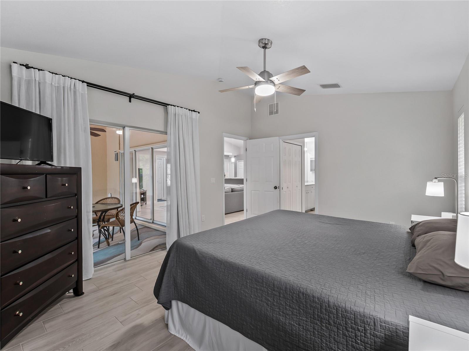 ROTONDA LAKES - Residential