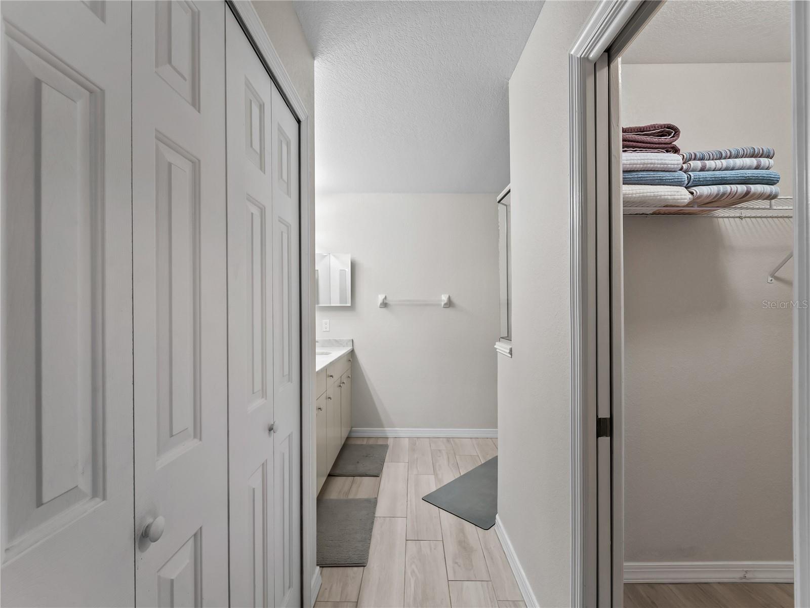 ROTONDA LAKES - Residential