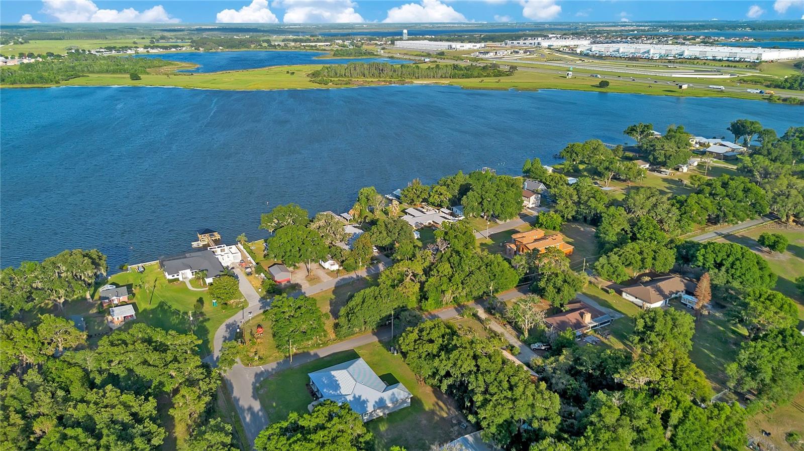 LAKE AGNES SHORES - Residential