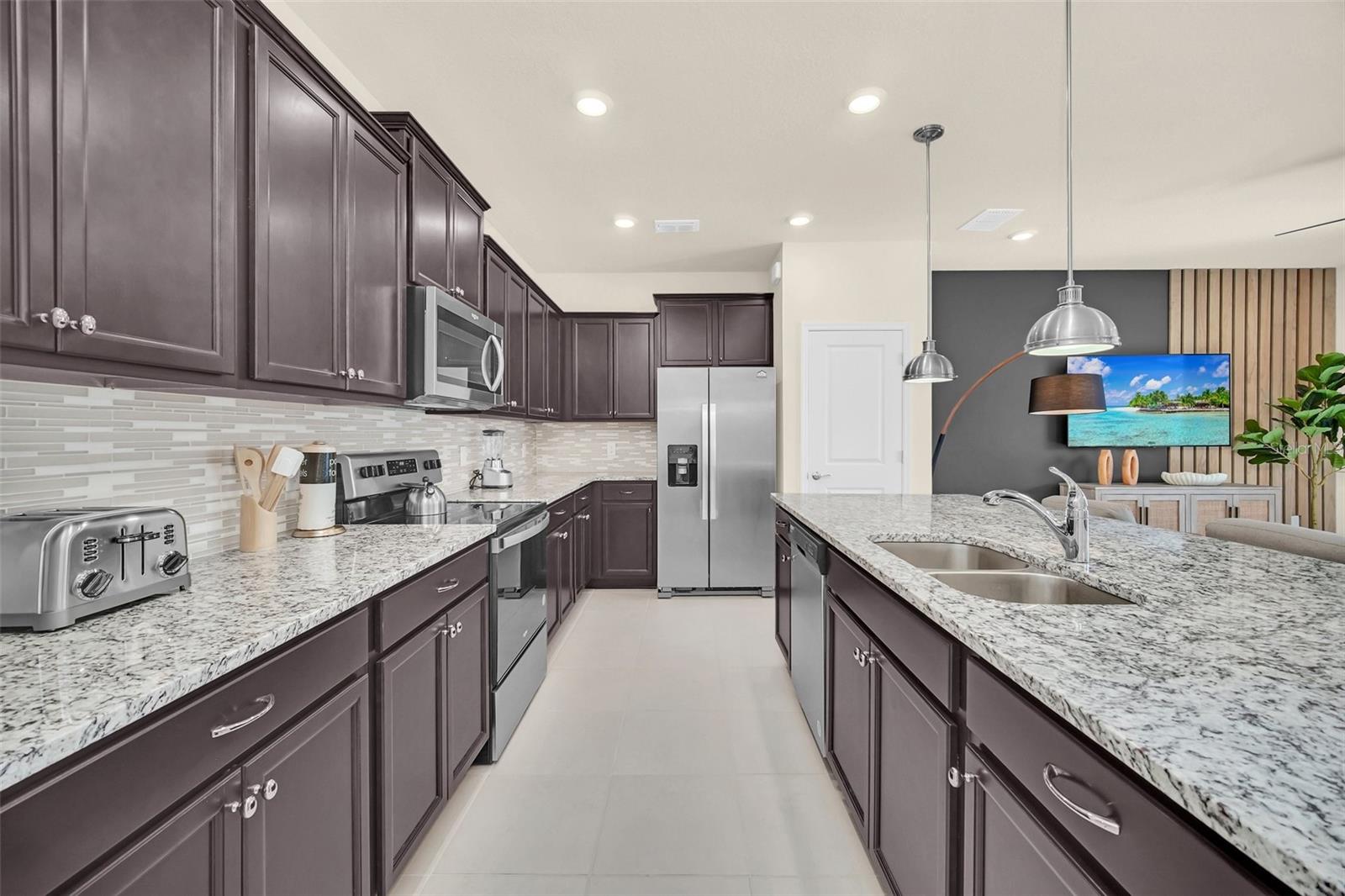 WINDSOR ISLAND RESIDENCE PH 3 - Residential