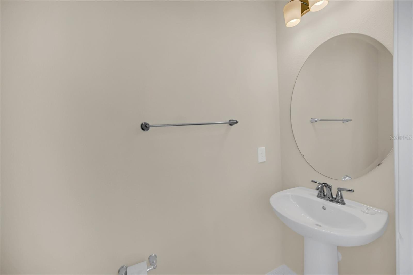 WINDSOR ISLAND RESIDENCE PH 3 - Residential