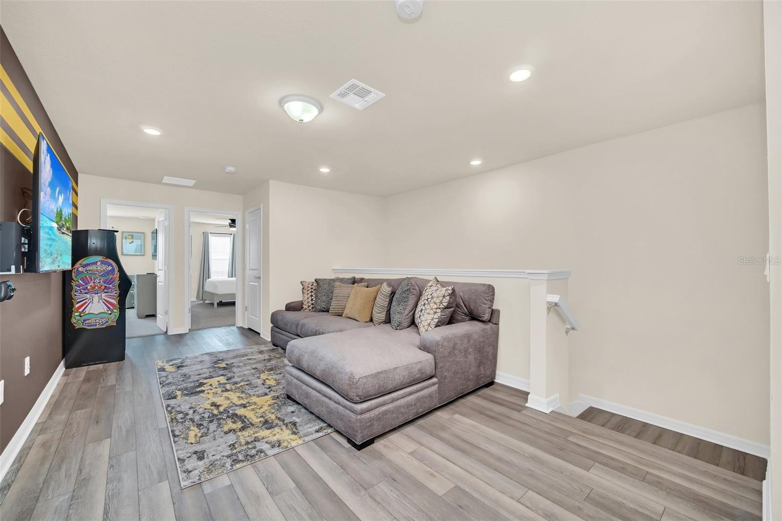 WINDSOR ISLAND RESIDENCE PH 3 - Residential