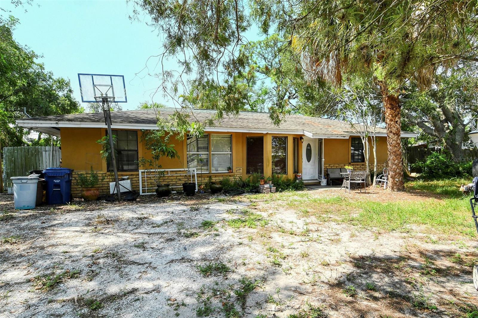 OPPORTUNITY KNOCKS! Are you looking for a remodel opportunity? This 2/1 in the heart of Sarasota in need of TLC is close to Riverview High School, area beaches, Phillipi Creek and downtown Sarasota. It's situated amongst several other homes that have been renovated and is ready for a cash buyer.  Plenty of room for toys on a huge lot with no HOA or CDD. Seller is an estate and has not occupied property.
