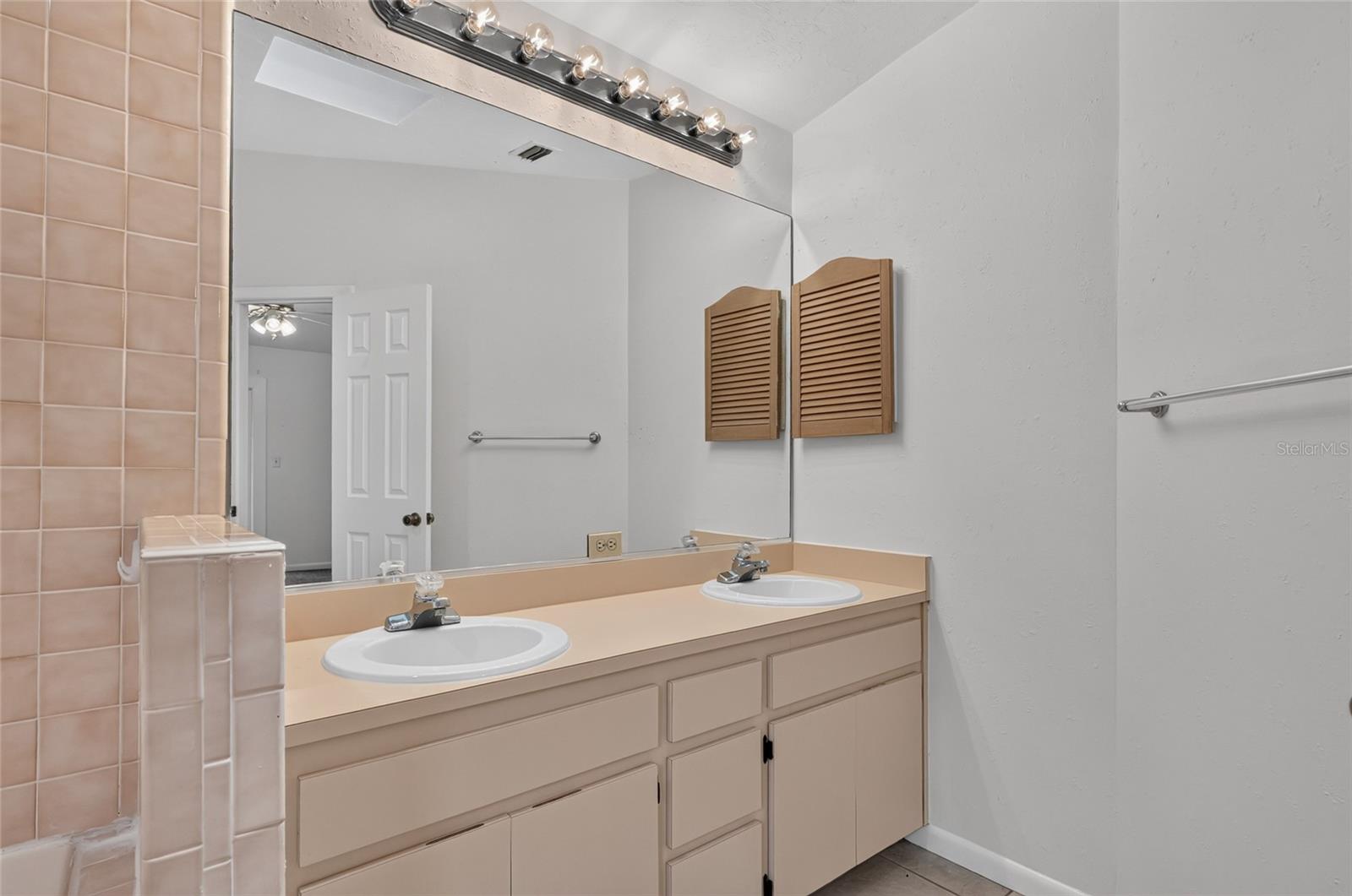 SUMMER CREEK PH I - Residential