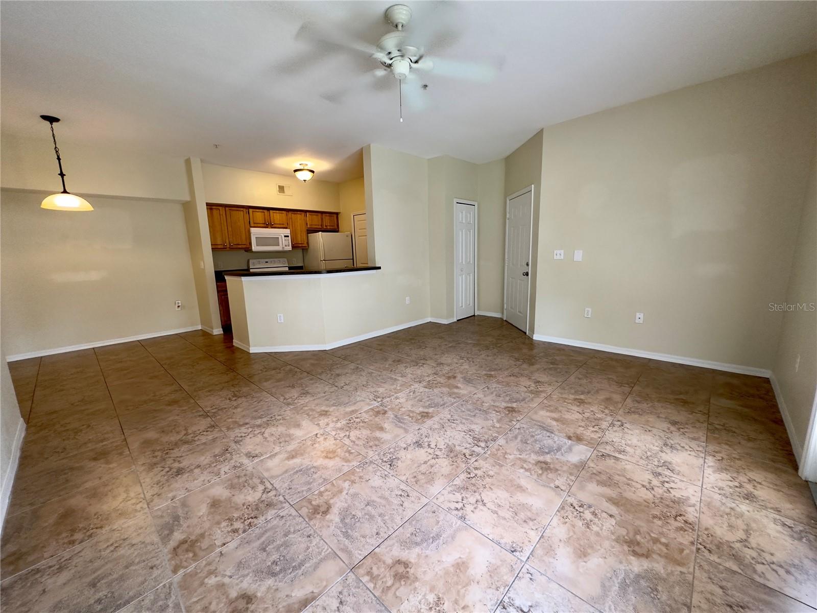 FOUNTAINS/METRO WEST - Residential Lease