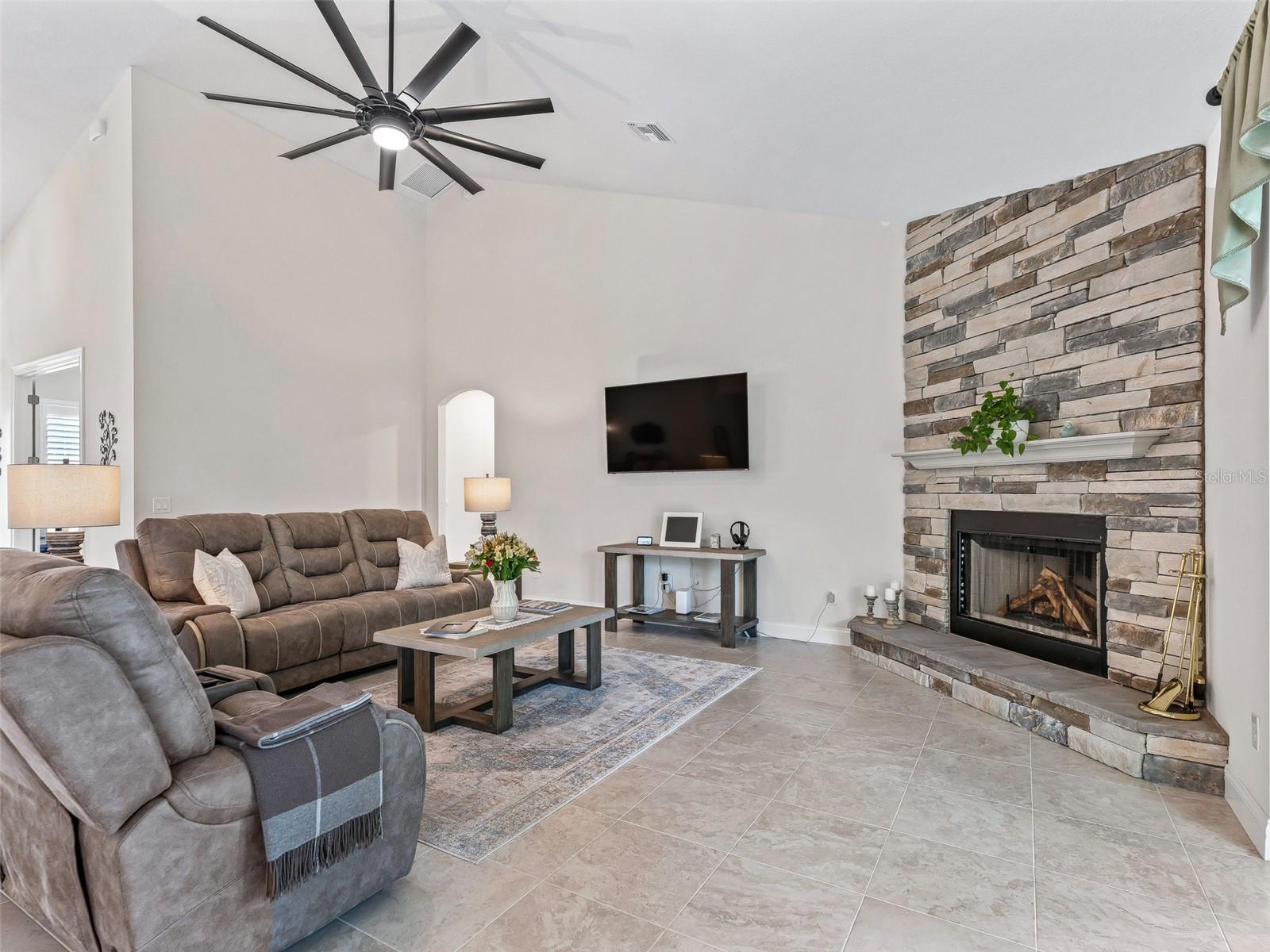 OAK POINTE SUB - Residential