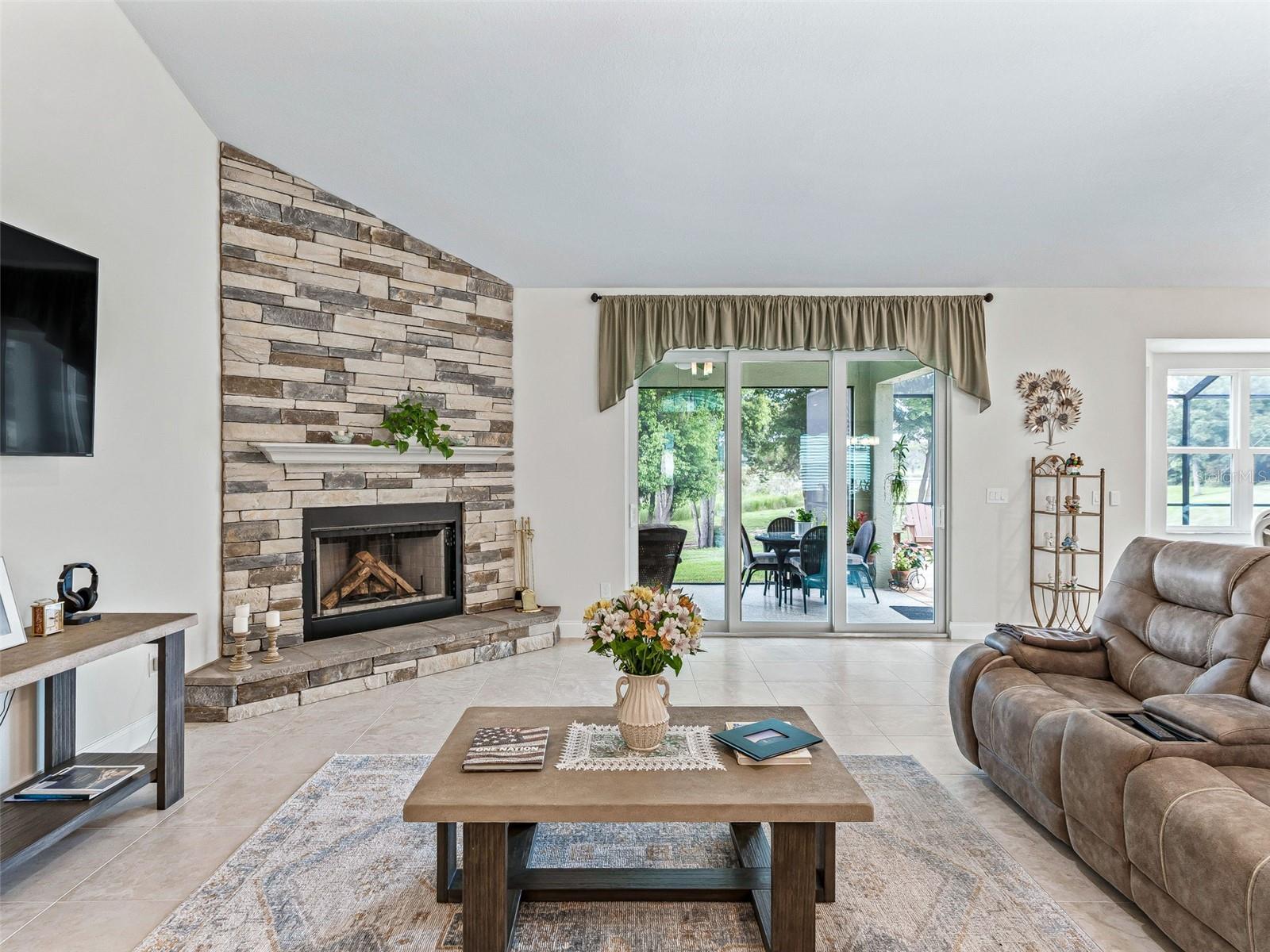 OAK POINTE SUB - Residential