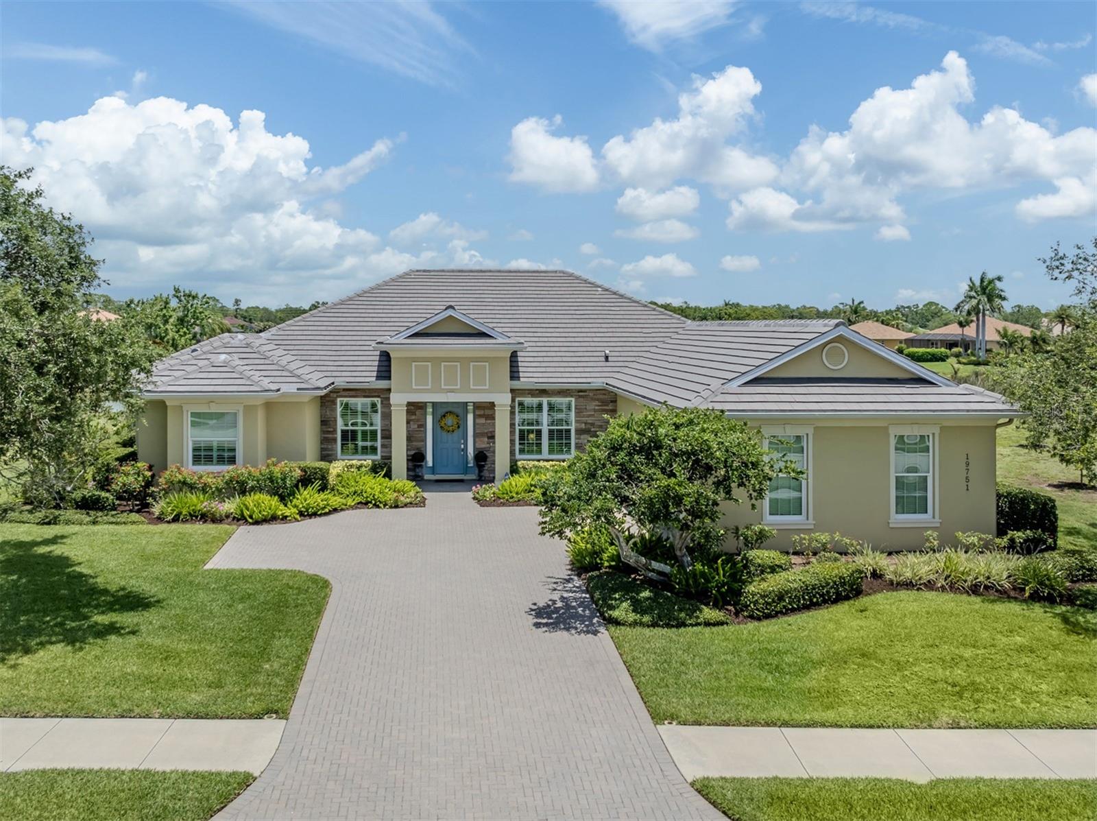 STONE WALK - Residential