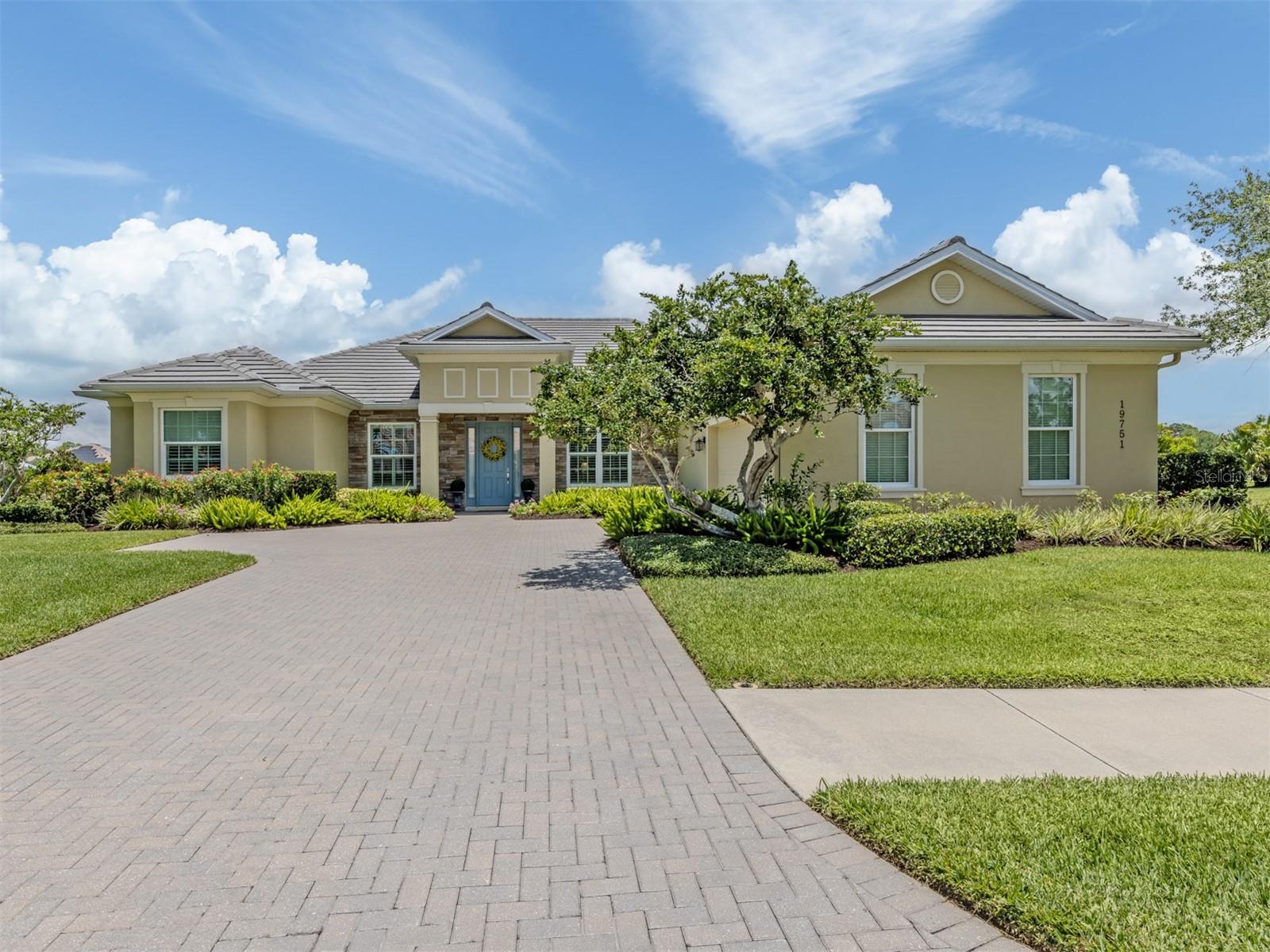 STONE WALK - Residential