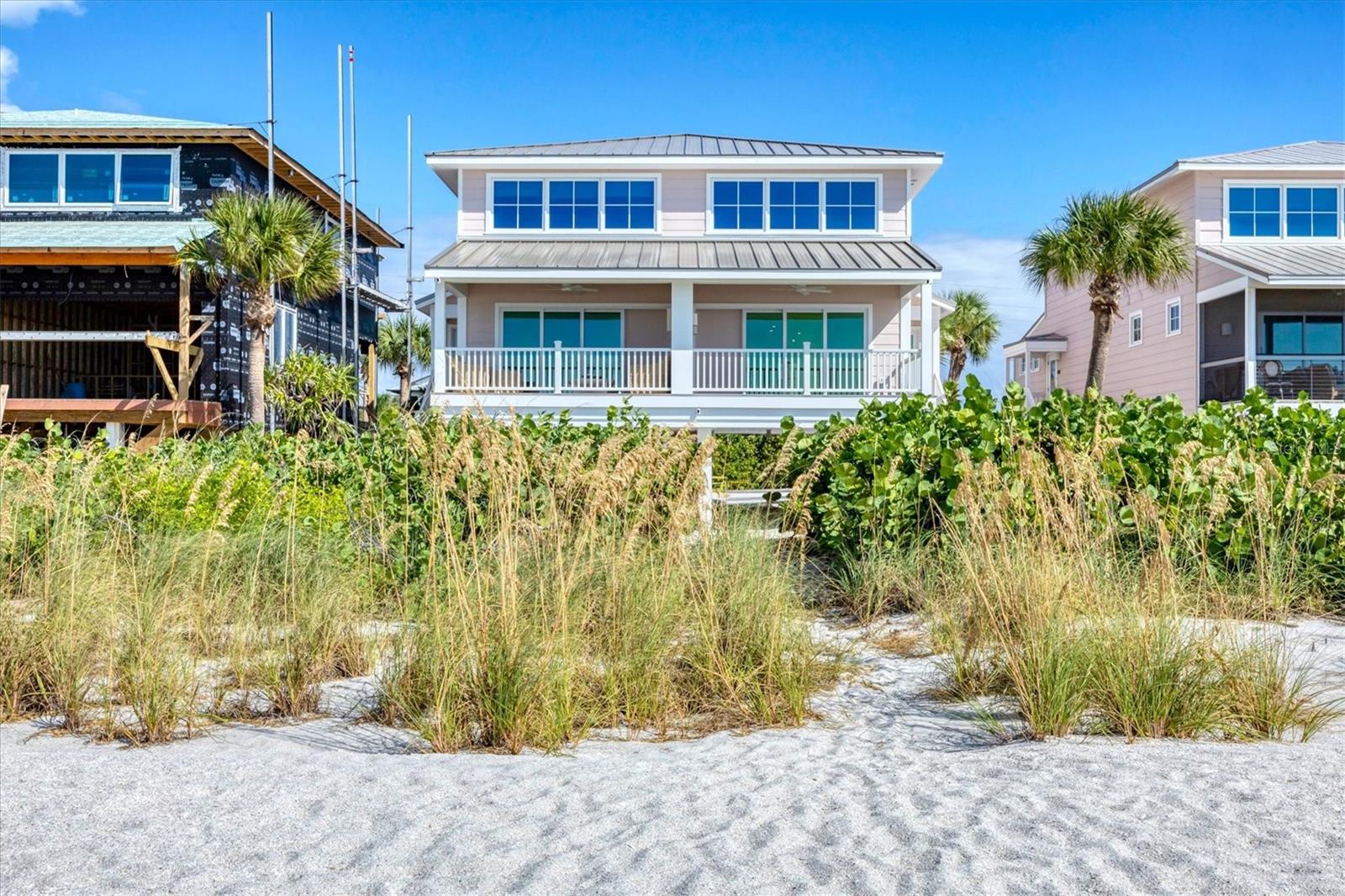 LIGHTHOUSE RESIDENCE 18 - Residential