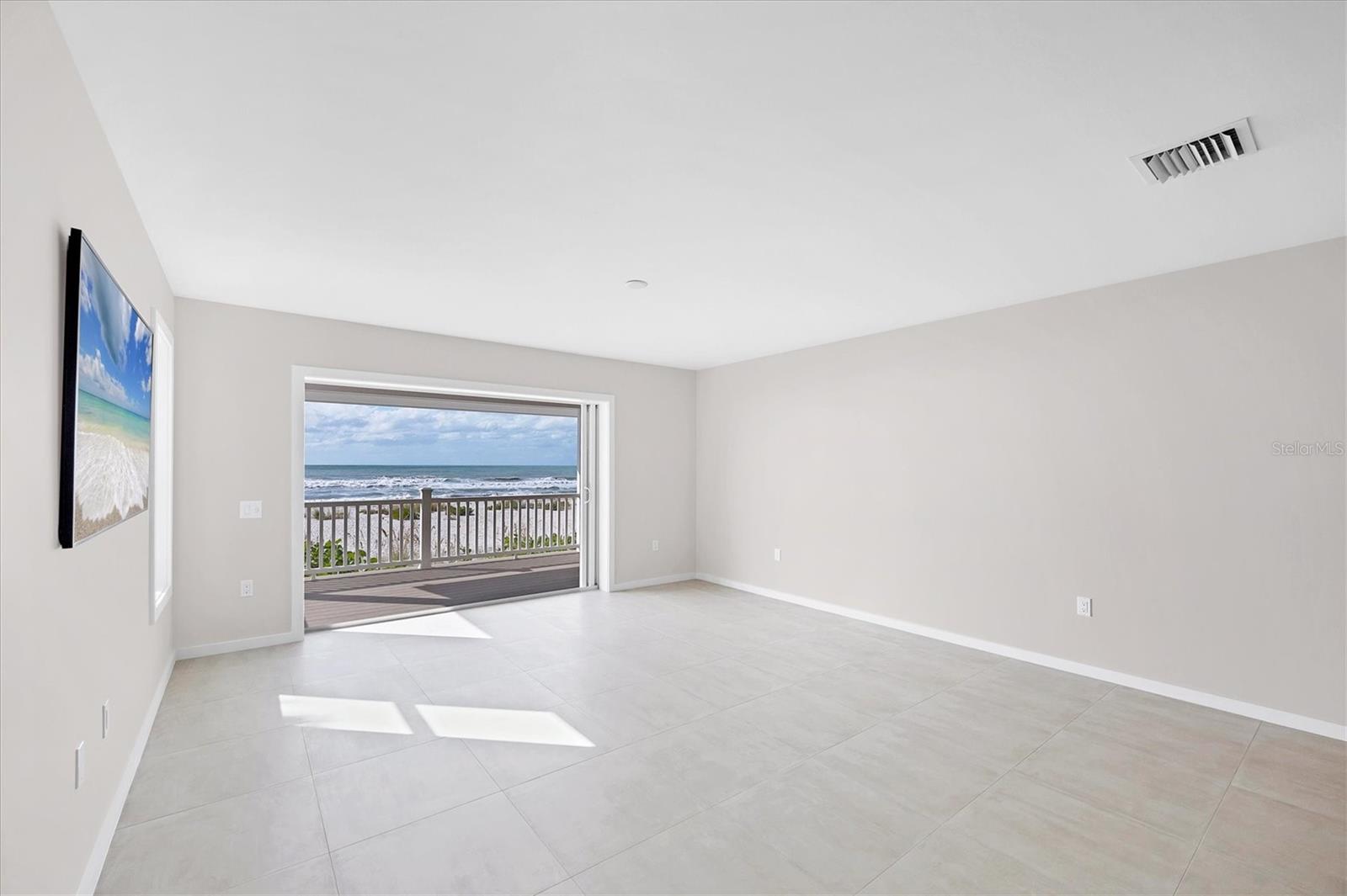 LIGHTHOUSE RESIDENCE 18 - Residential