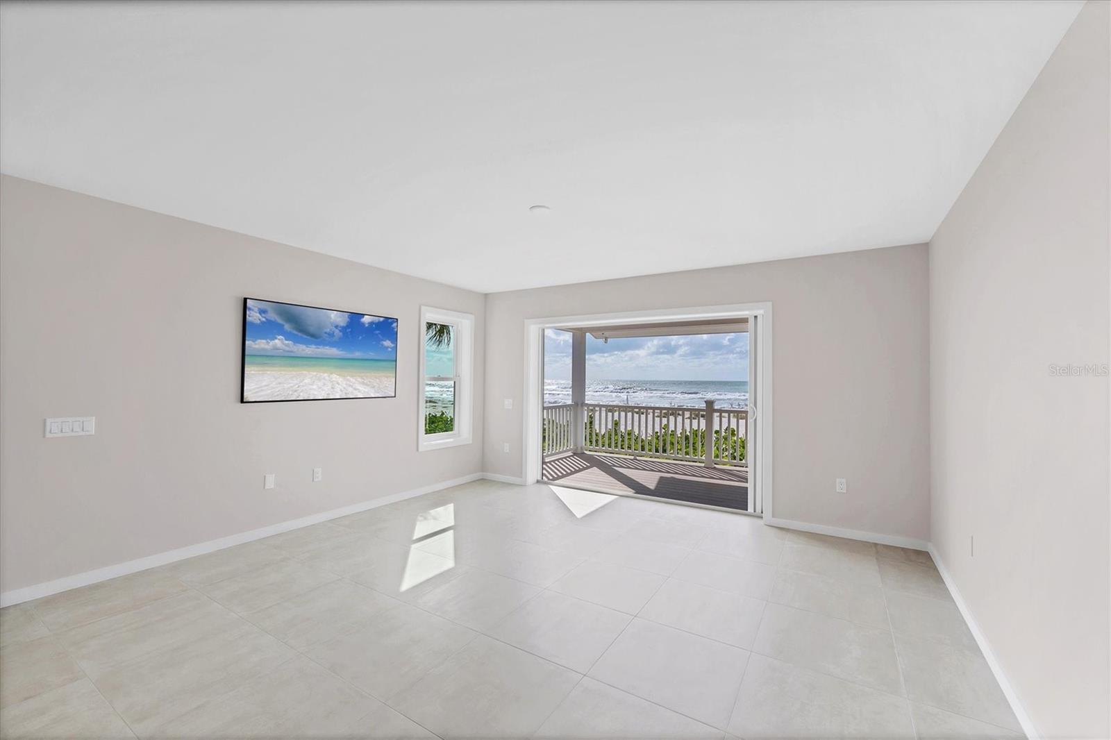 LIGHTHOUSE RESIDENCE 18 - Residential