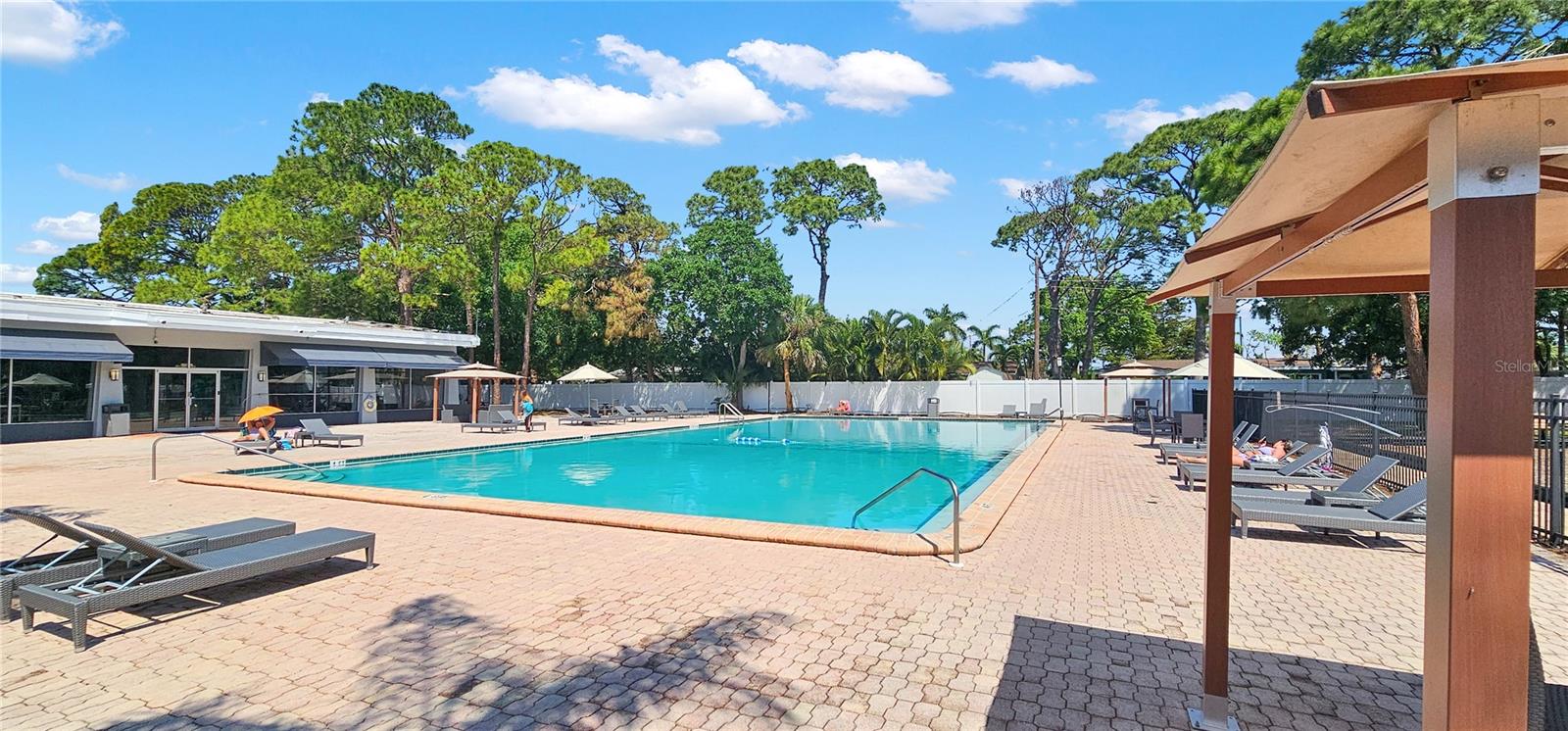 SARASOTA PALMS - Residential
