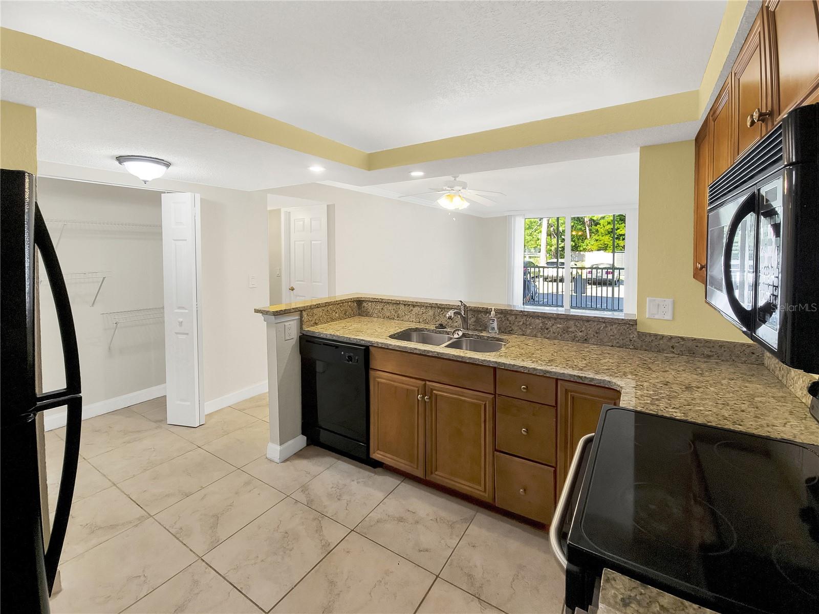 SARASOTA PALMS - Residential