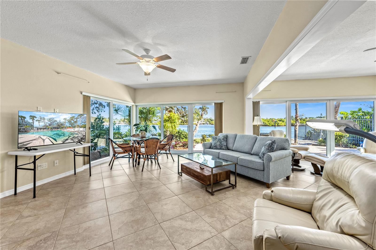 POLYNESIAN GARDENS - Residential