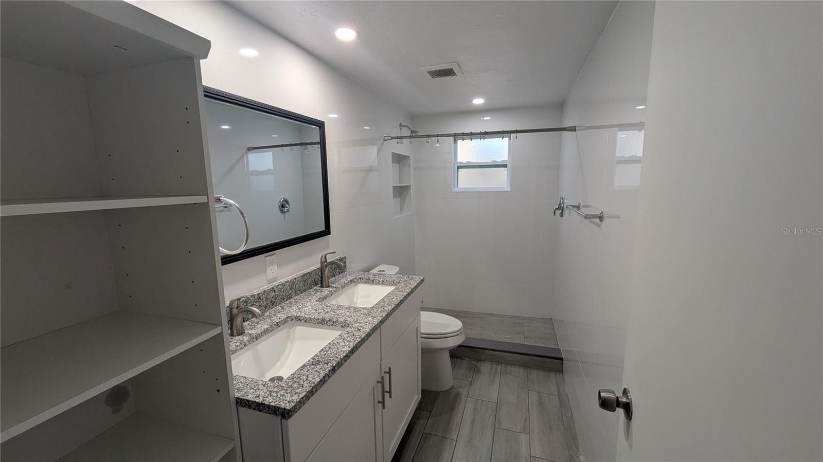 CAYMAN PARK - Residential Lease