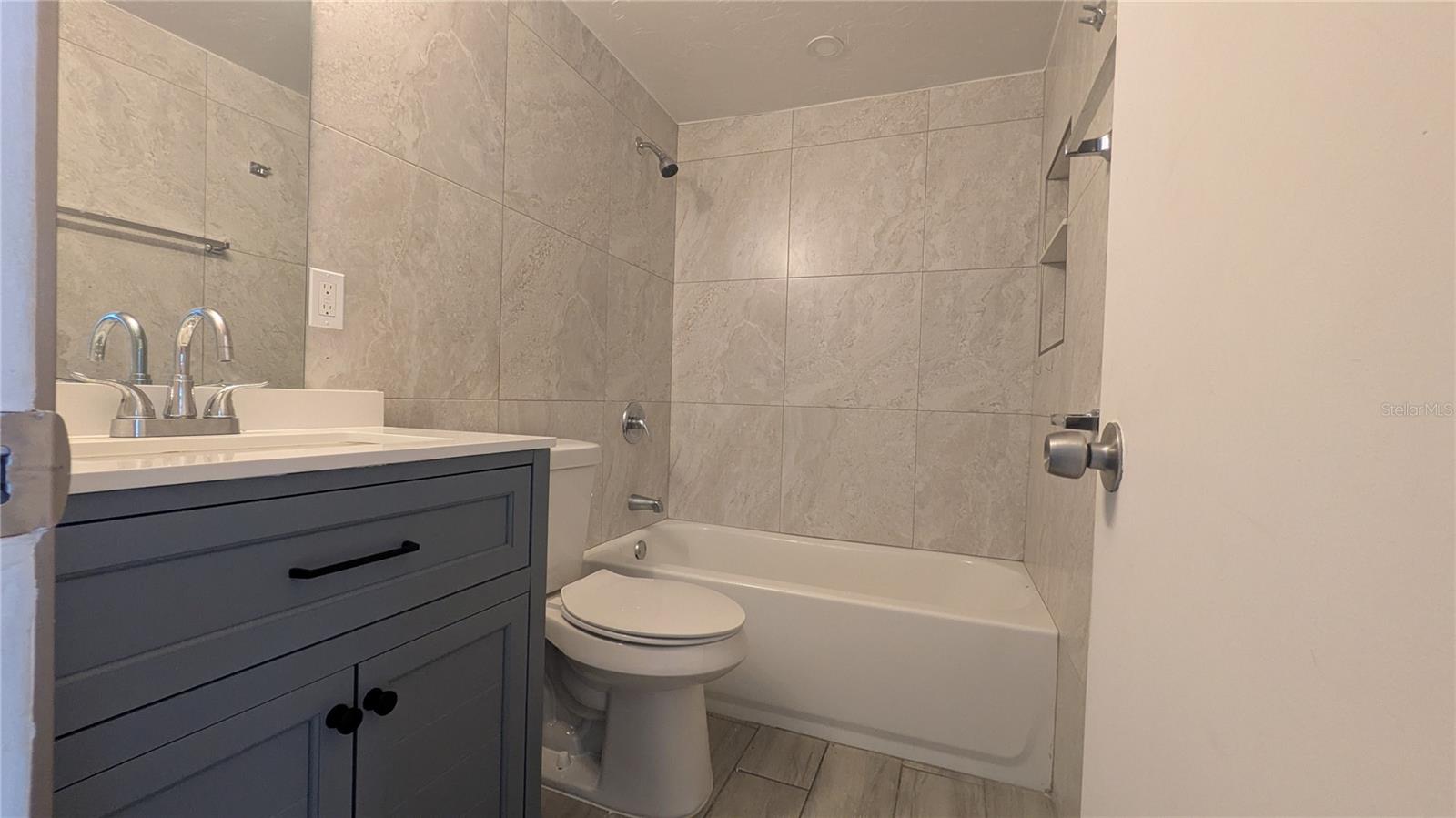 CAYMAN PARK - Residential Lease