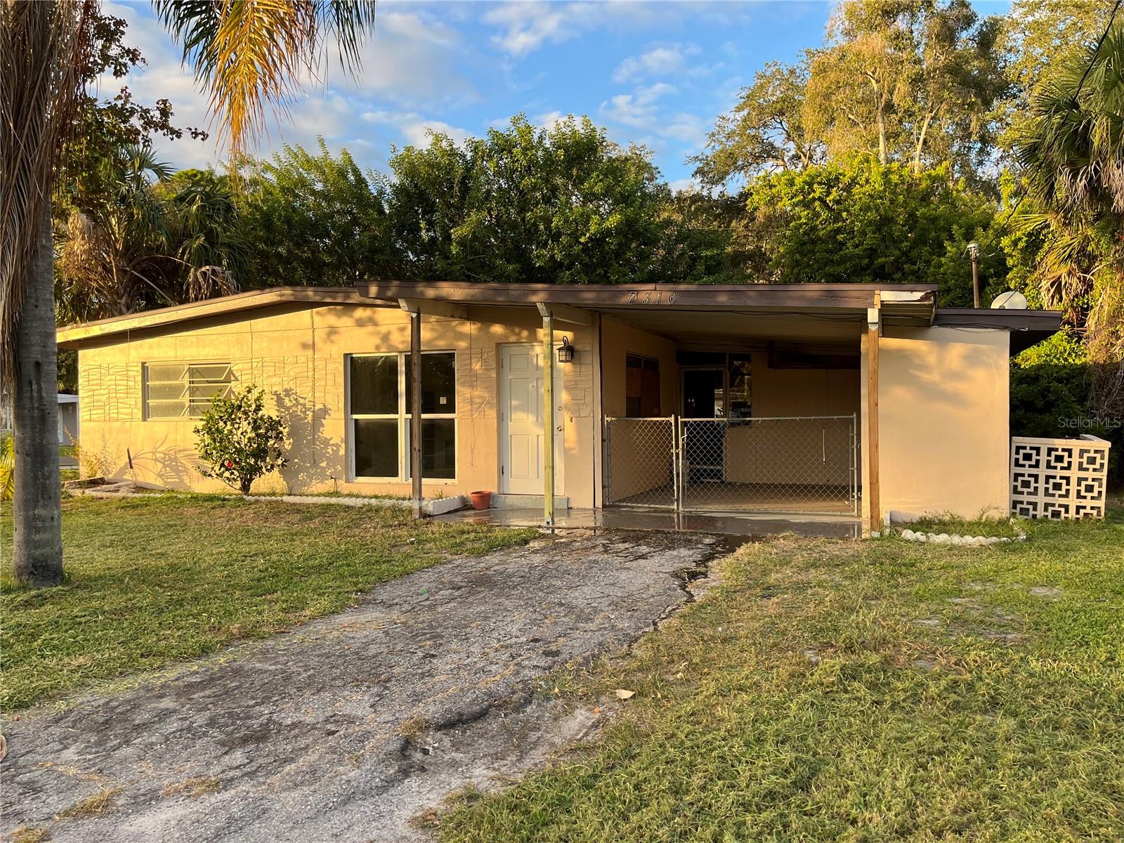 Beautiful 2 bedroom 1 bathroom house located in a quiet New Port Richey area, home features tile and fresh paint throughout, nice floor plan, must see!!