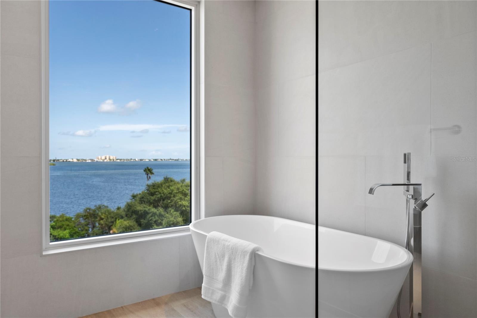 SERENA BY THE SEA CONDO - Residential