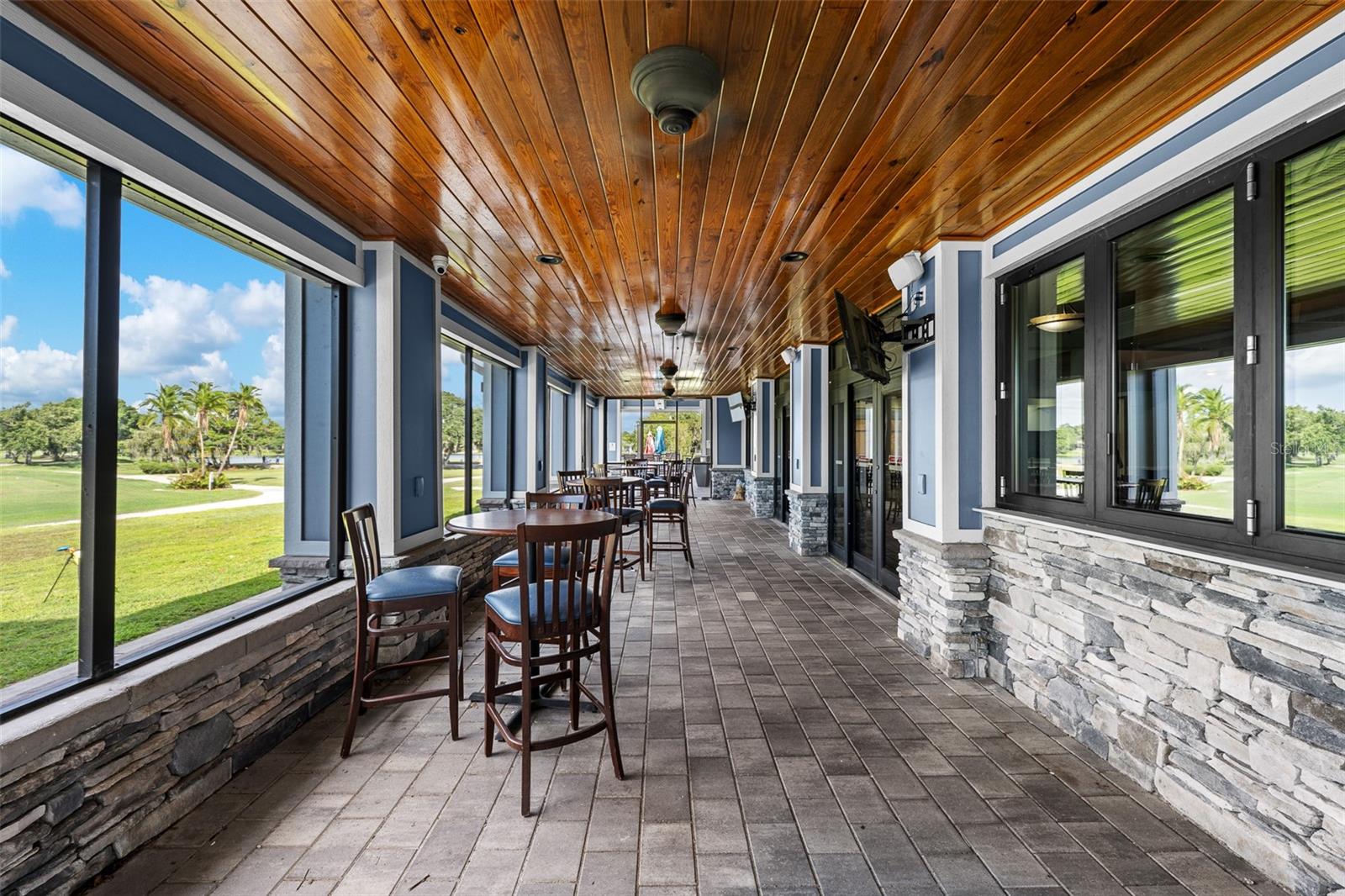 WINDSOR PARK AT THE EAGLES-FI - Residential