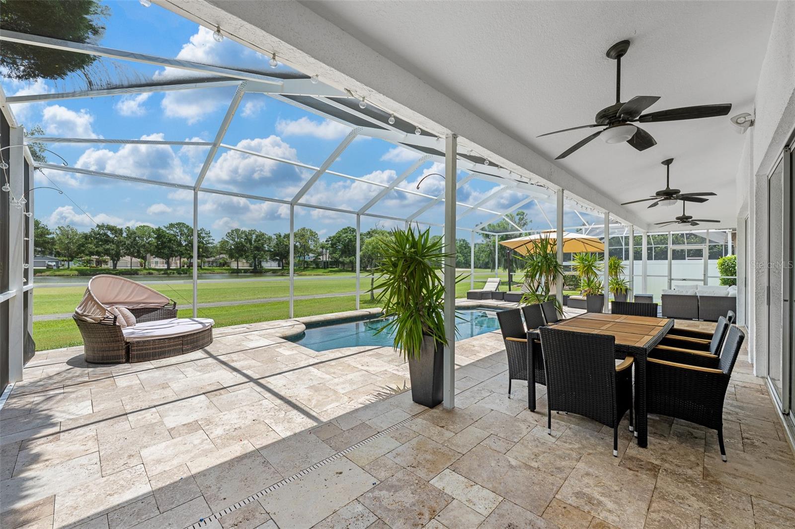 WINDSOR PARK AT THE EAGLES-FI - Residential