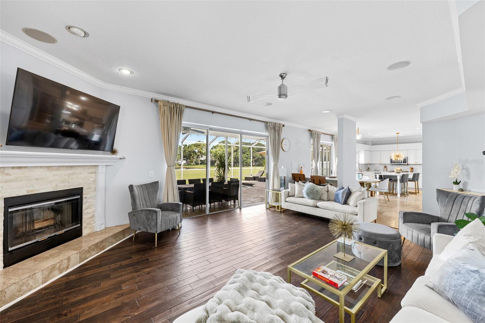 WINDSOR PARK AT THE EAGLES-FI - Residential