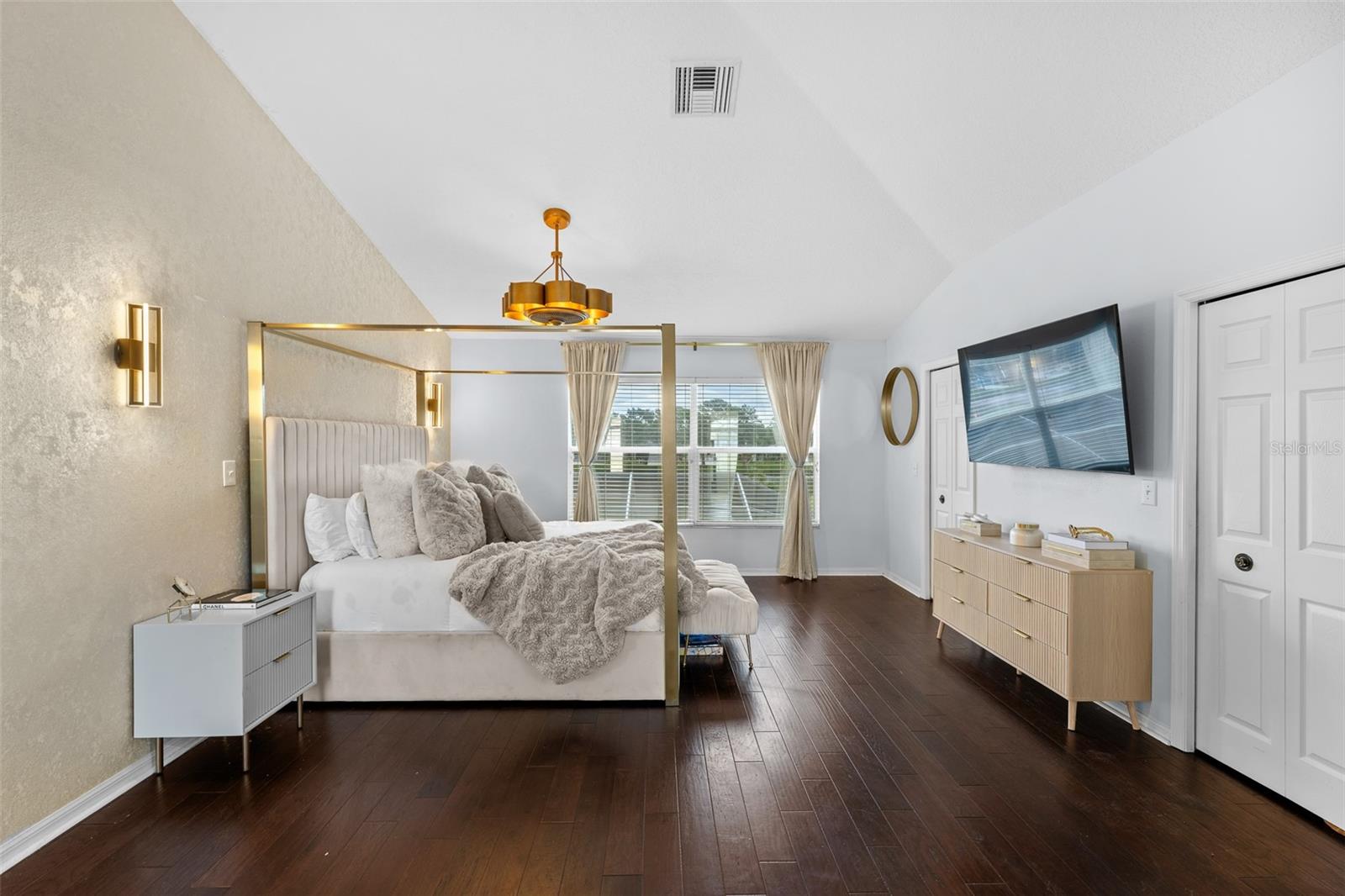 WINDSOR PARK AT THE EAGLES-FI - Residential