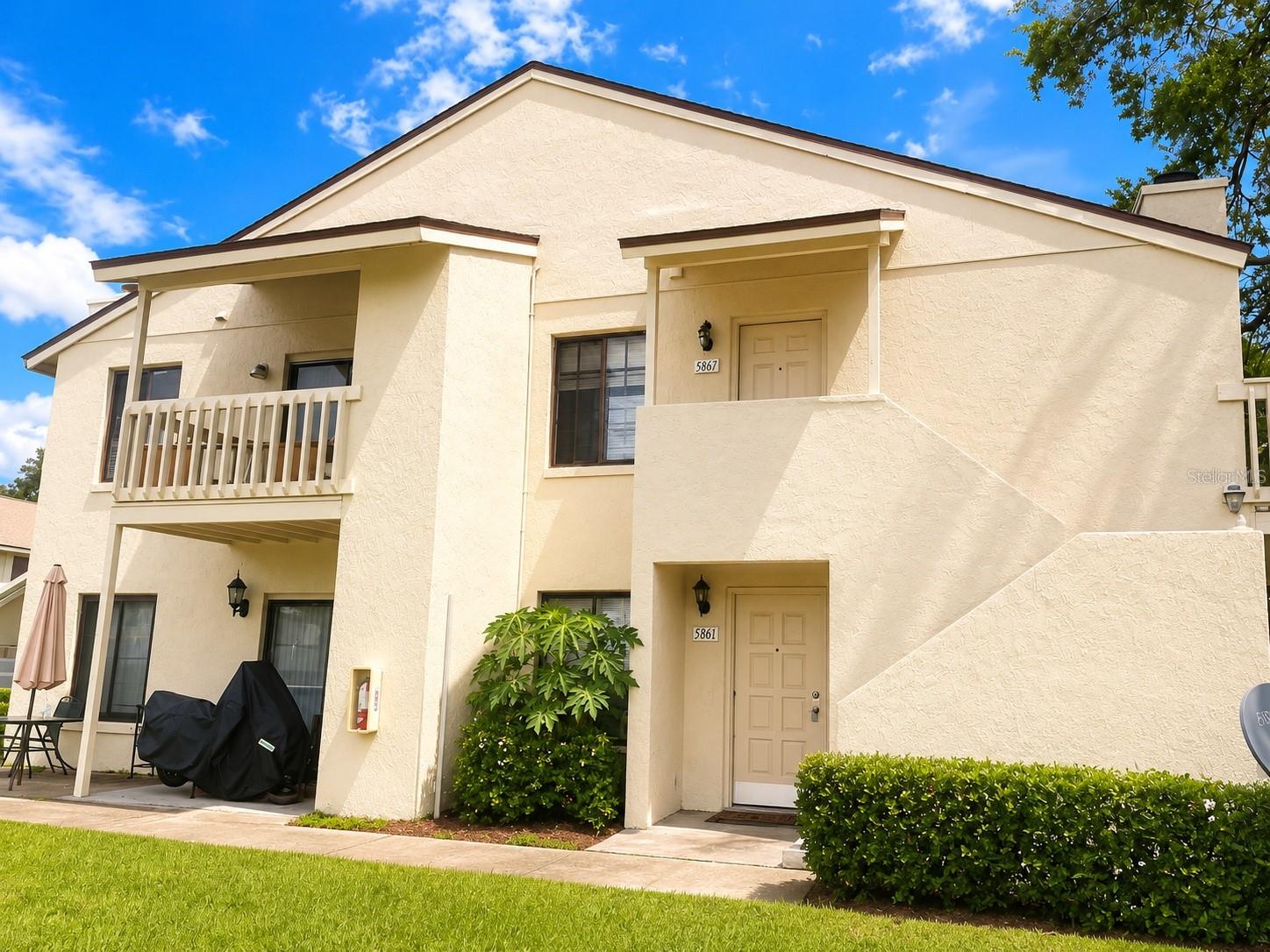 Spacious 2 bedroom one story in Orlando offers a comfortable first-floor layout with 2 bedrooms and 2 full bathrooms. The home features renovated bathrooms, granite countertops, and tiled flooring throughout. Enjoy outdoor living on the rear screened patio, and take advantage of the community pool. Conveniently located near bus stops and close to shopping and restaurants for easy errands and dining options.