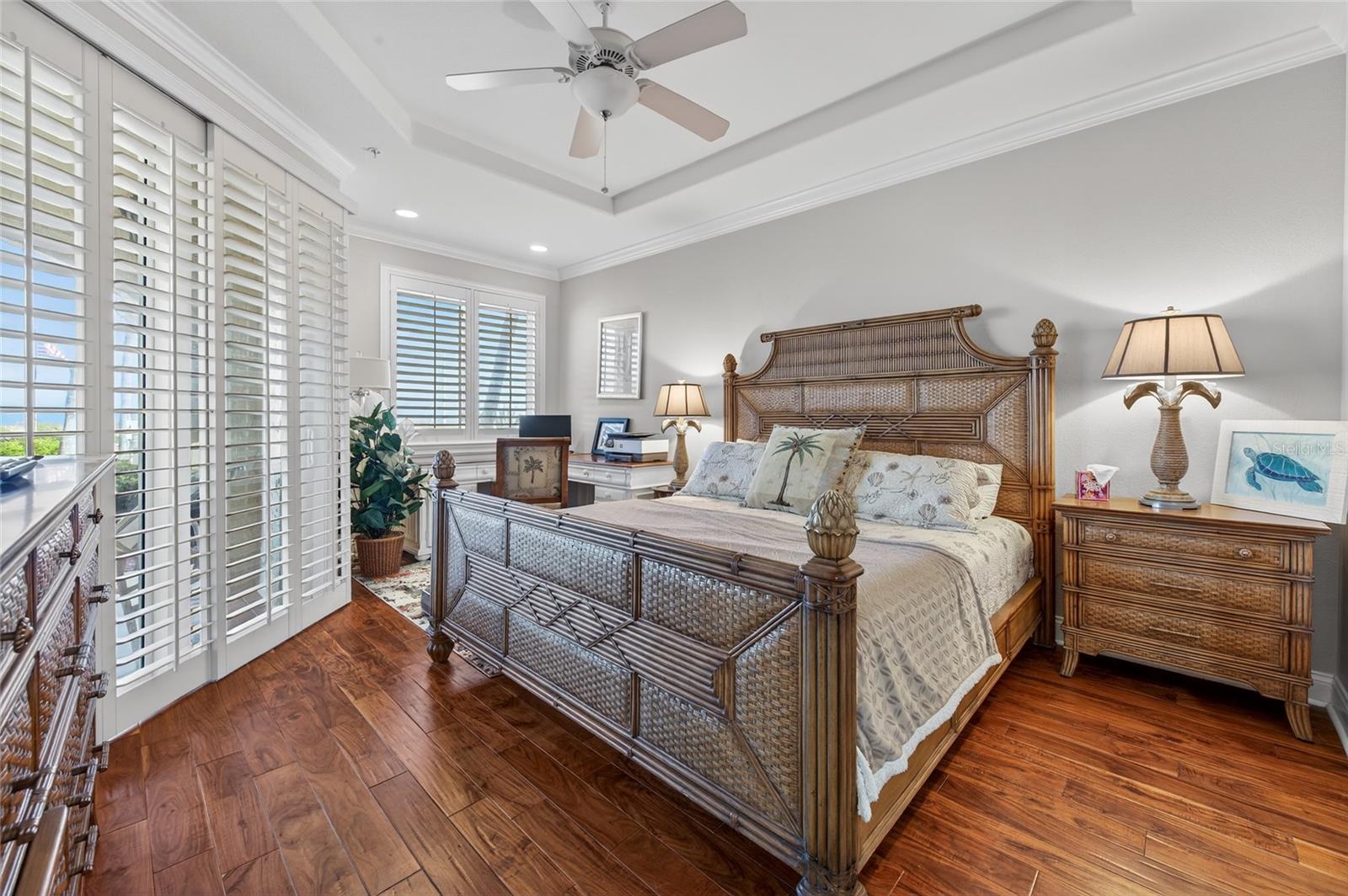 OCEANSIDE/BEVERLY BEACH CONDO - Residential