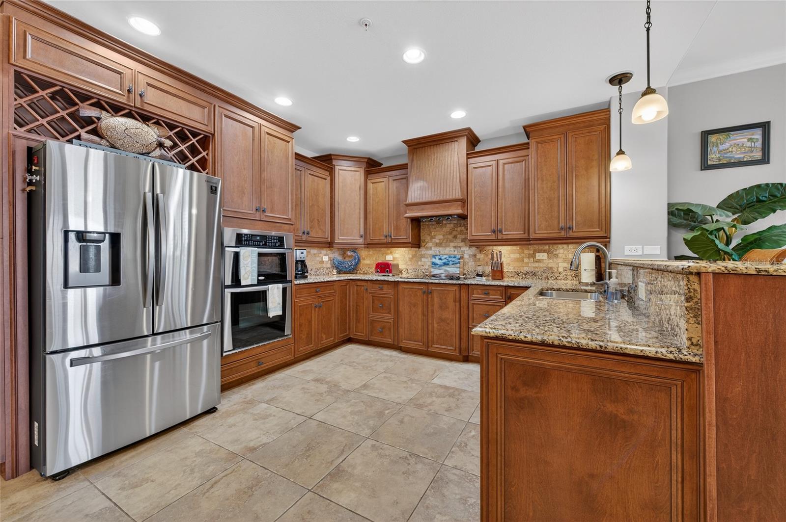OCEANSIDE/BEVERLY BEACH CONDO - Residential