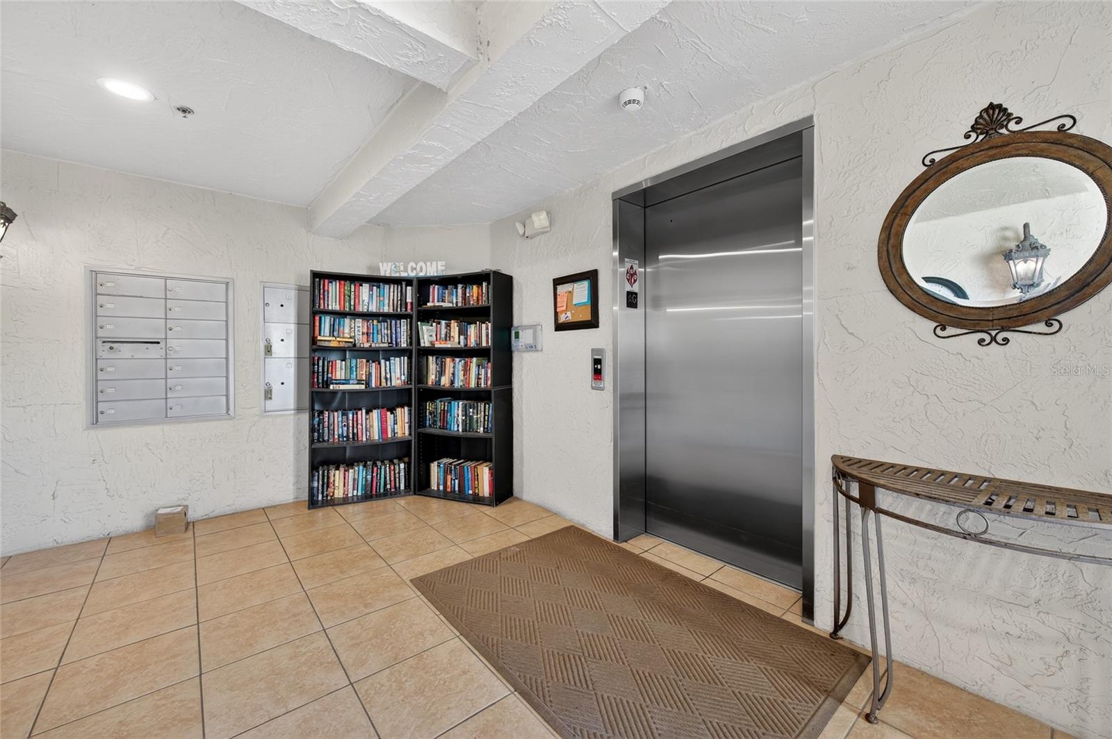 OCEANSIDE/BEVERLY BEACH CONDO - Residential