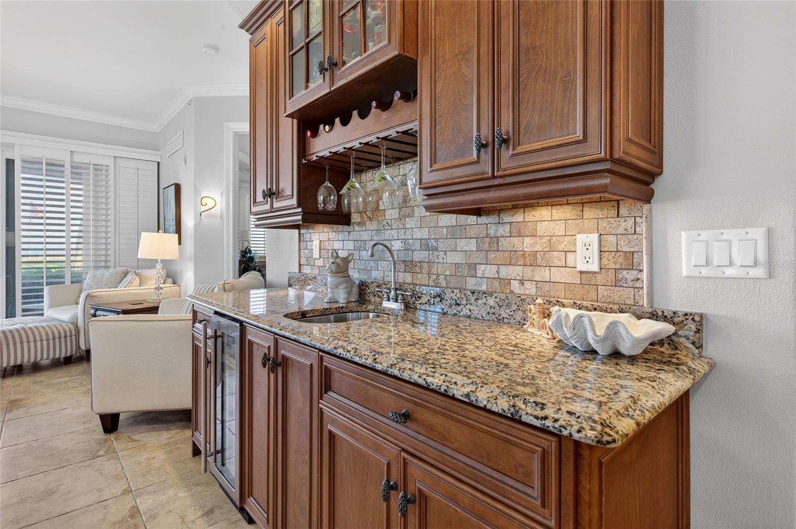 OCEANSIDE/BEVERLY BEACH CONDO - Residential