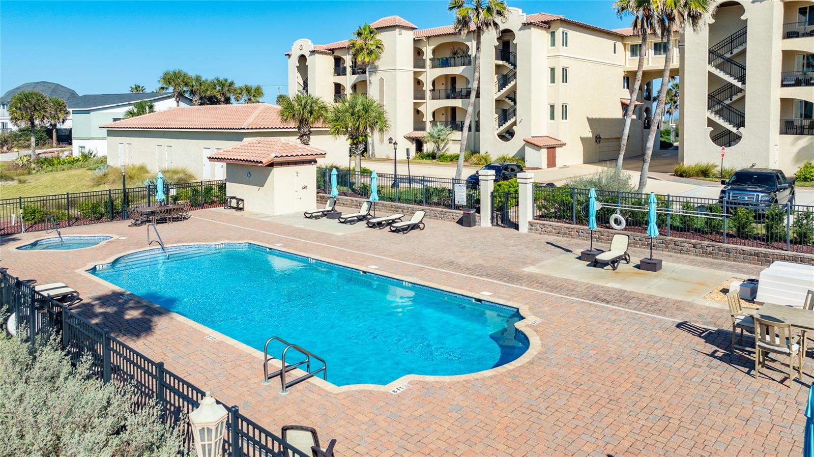OCEANSIDE/BEVERLY BEACH CONDO - Residential