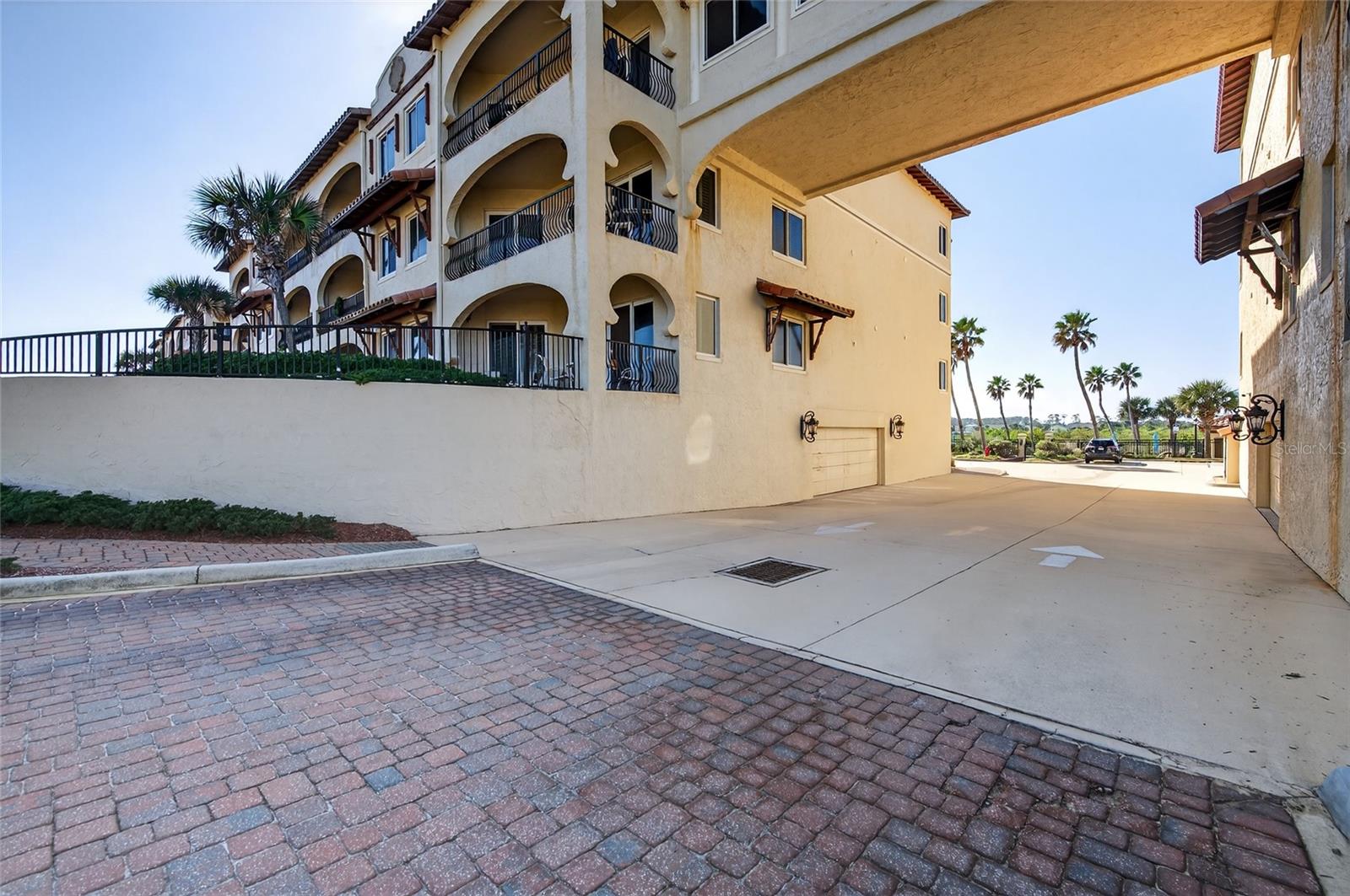 OCEANSIDE/BEVERLY BEACH CONDO - Residential