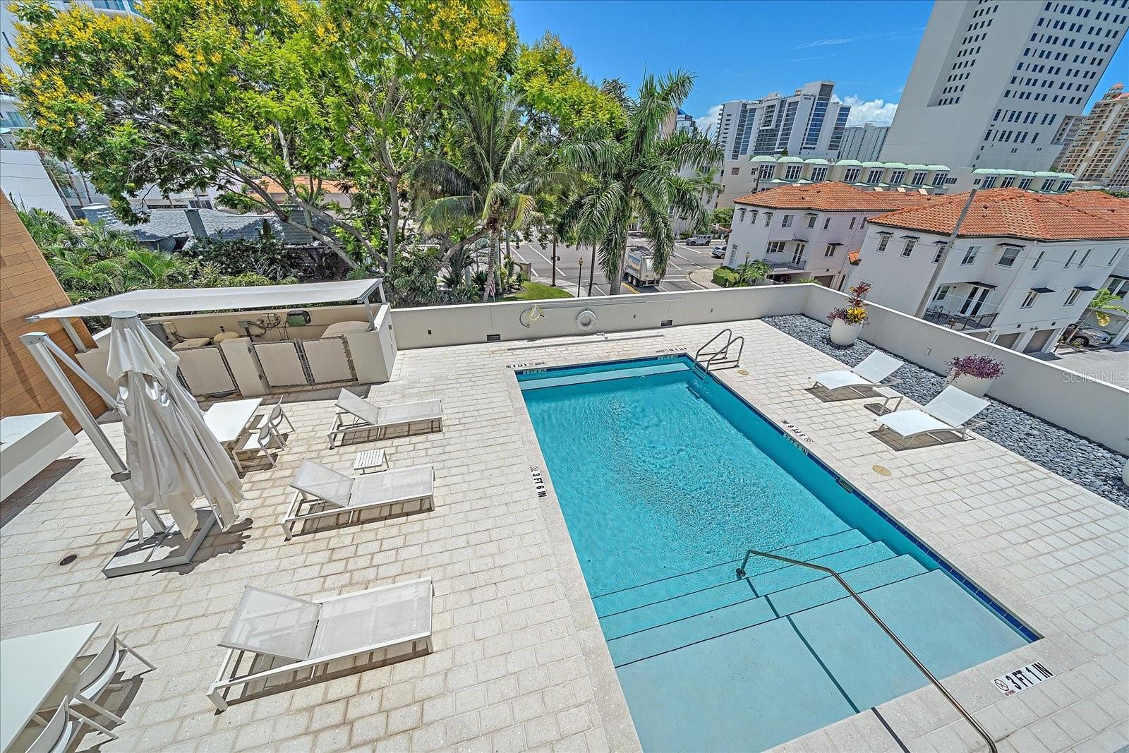 332 COCOANUT CONDOMINIUM - Residential