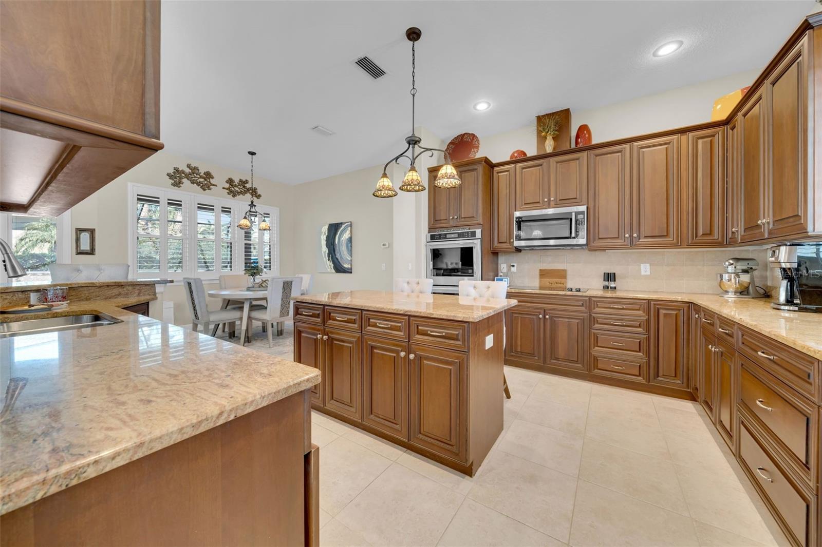 THURSTON GROVES - Residential
