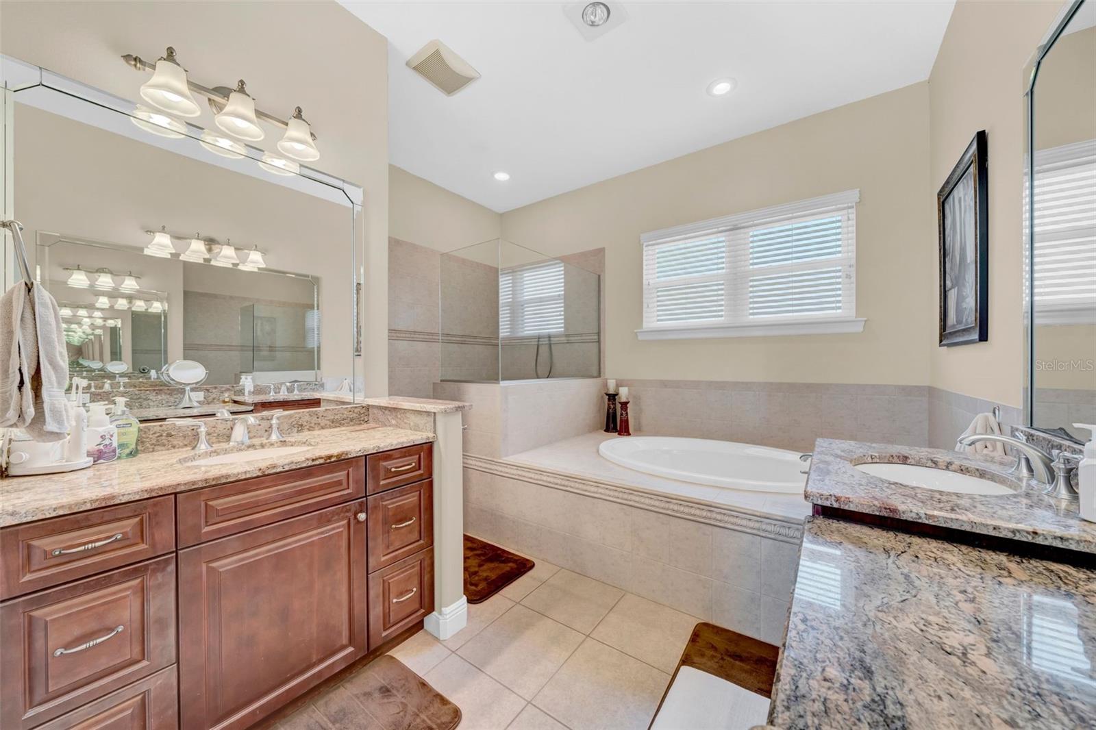 THURSTON GROVES - Residential