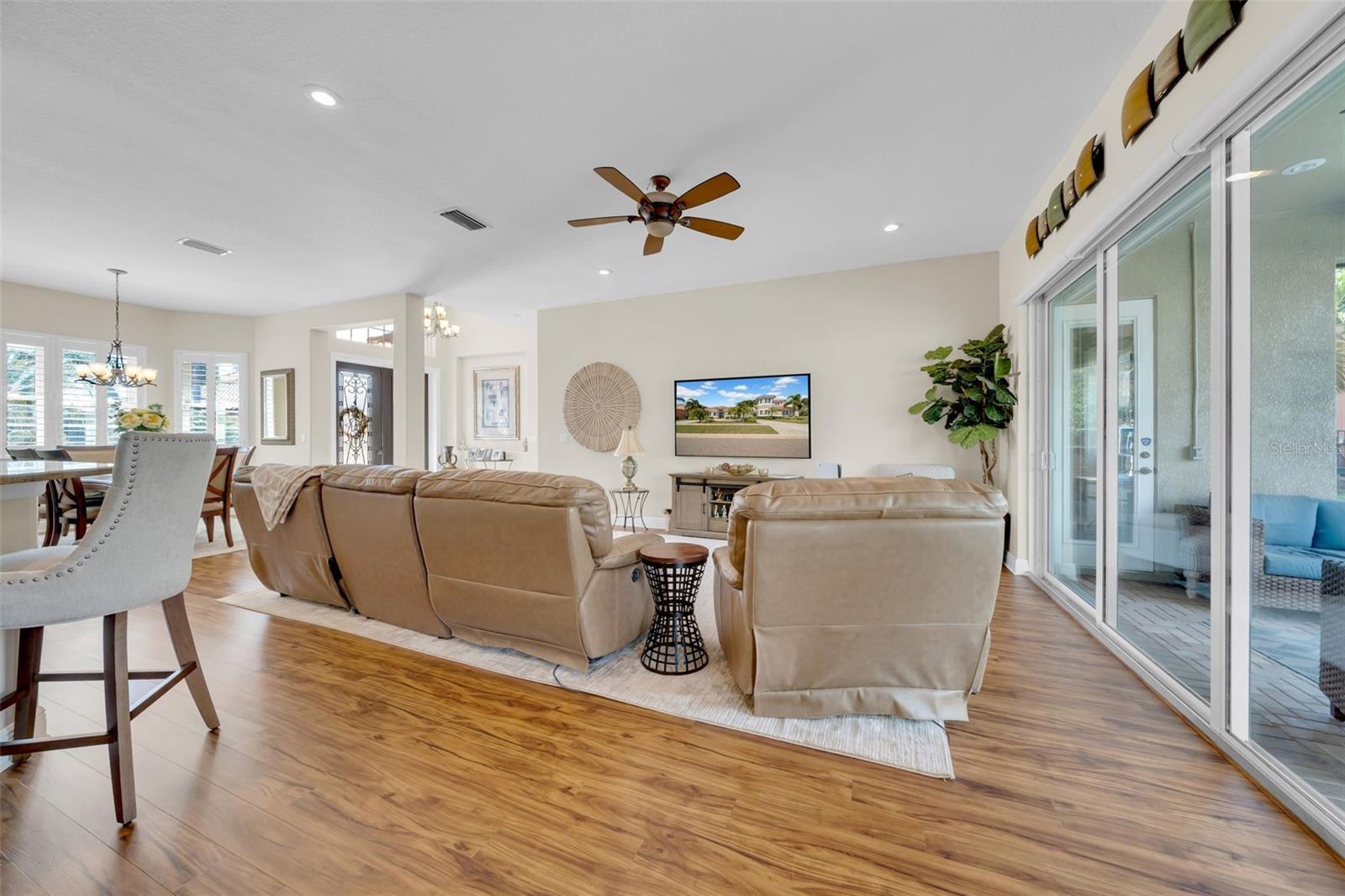 THURSTON GROVES - Residential