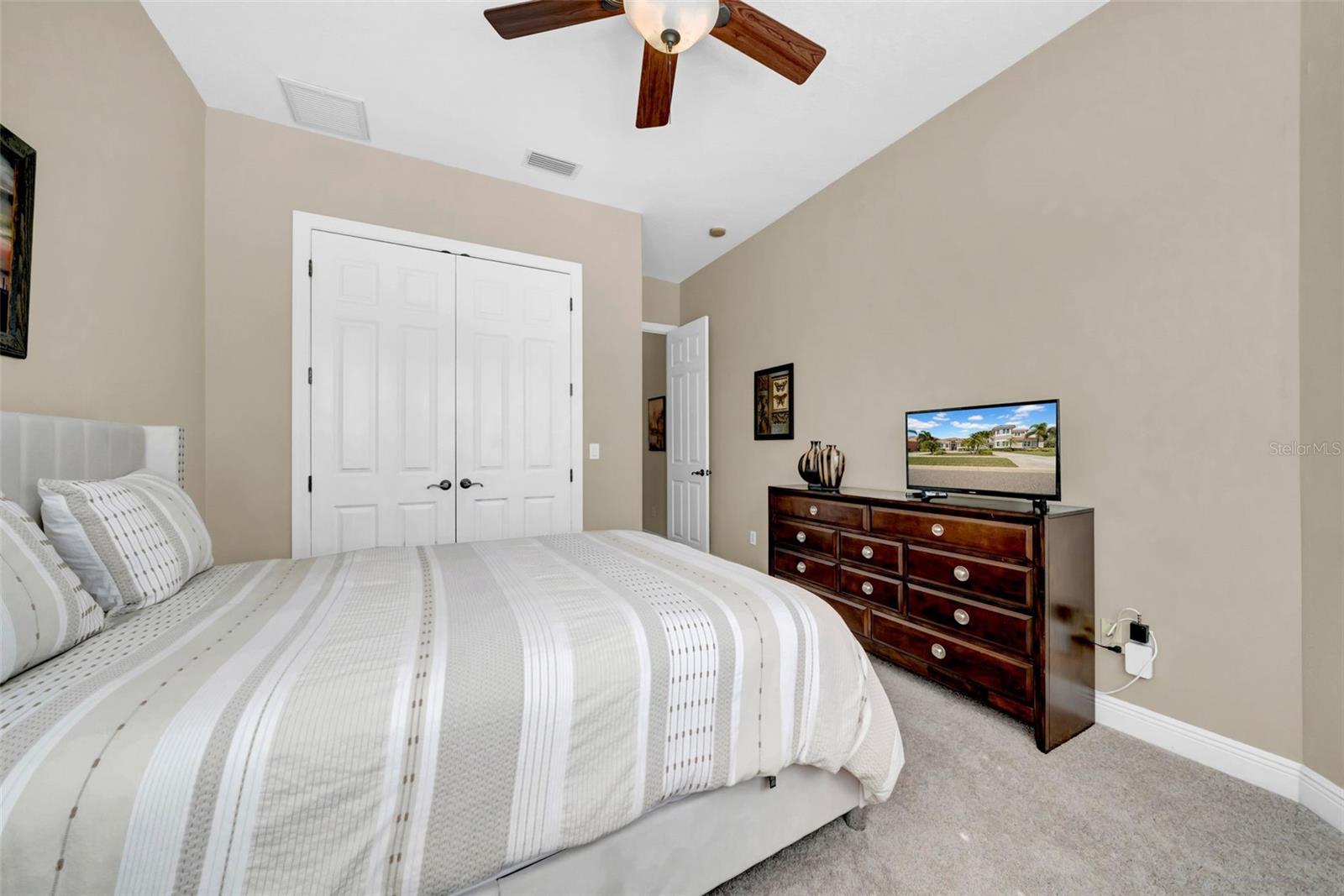 THURSTON GROVES - Residential