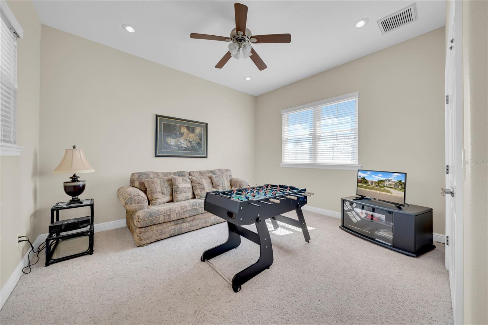 THURSTON GROVES - Residential