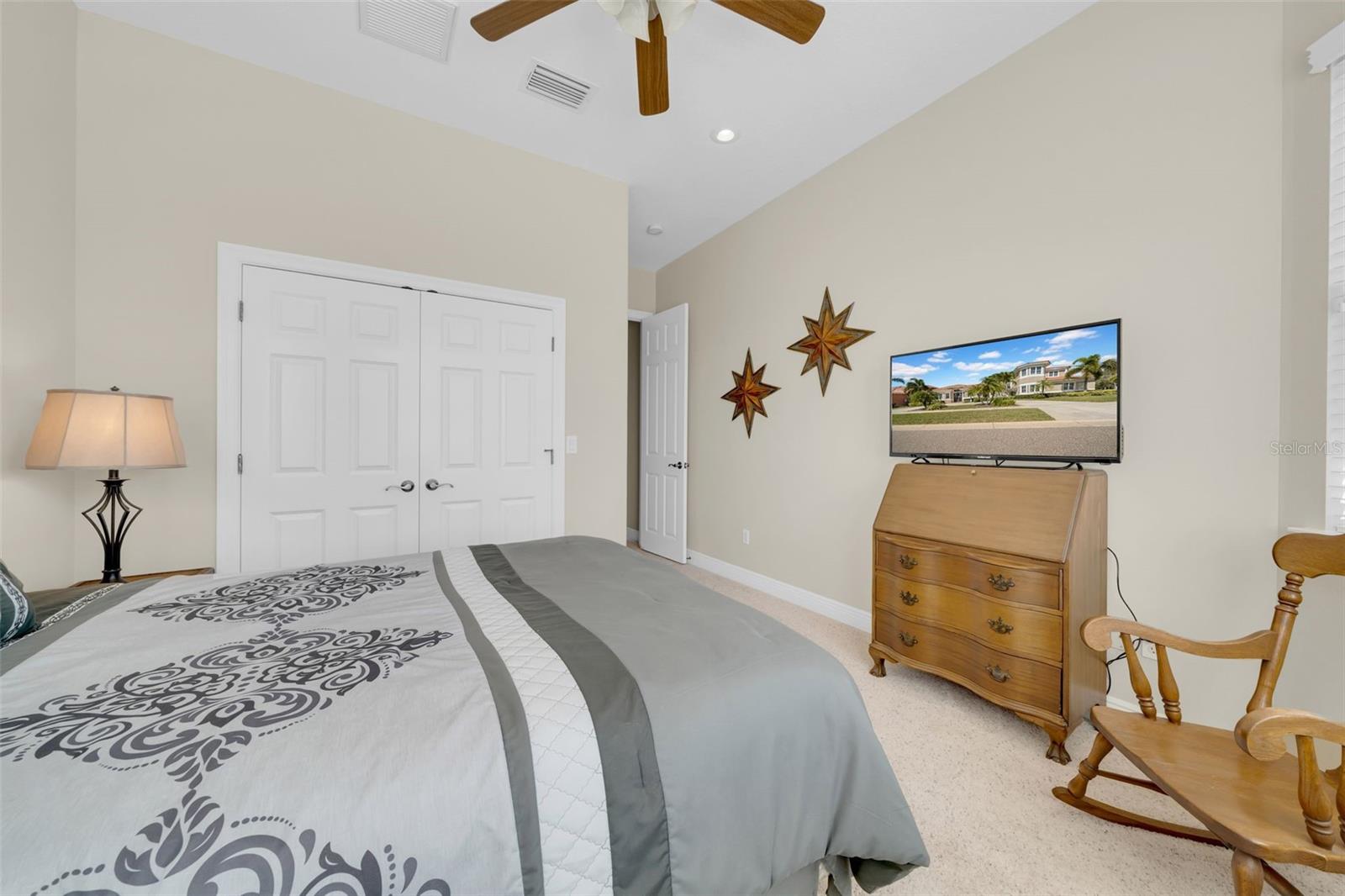 THURSTON GROVES - Residential