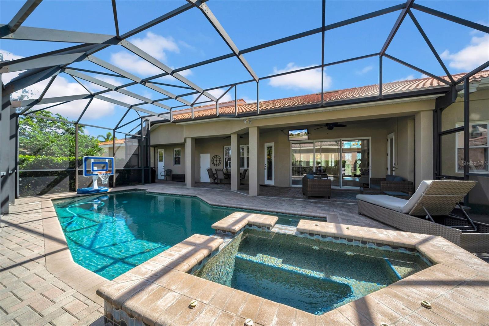 THURSTON GROVES - Residential