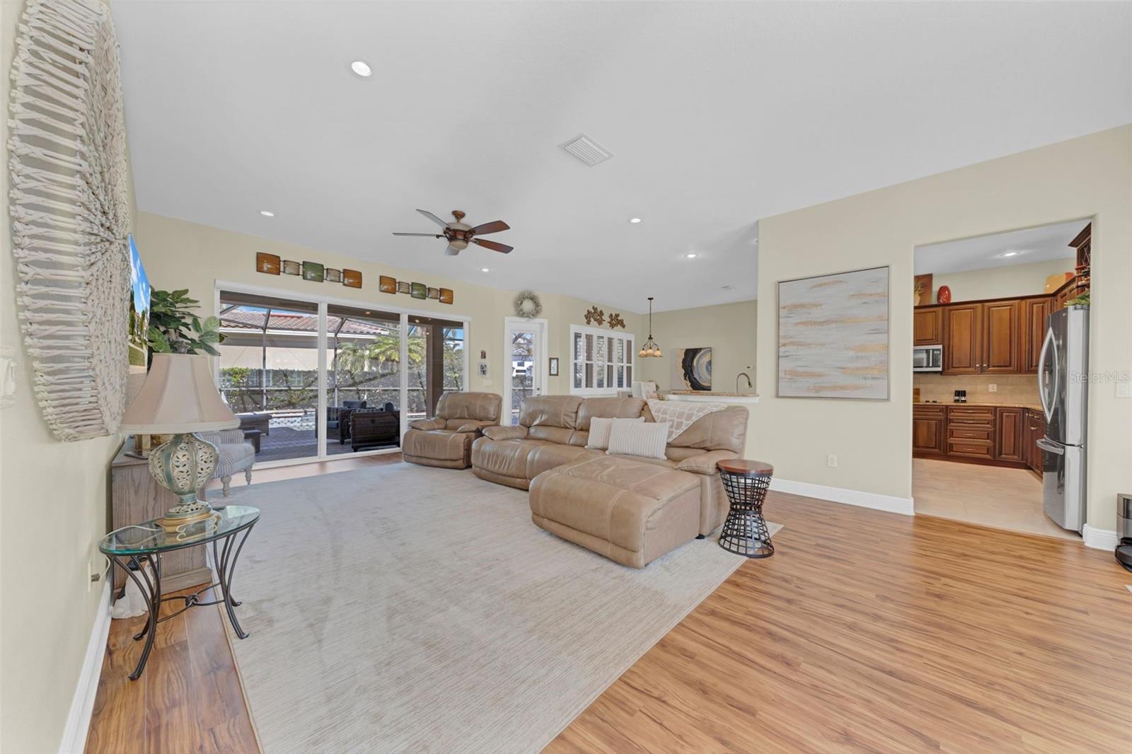THURSTON GROVES - Residential
