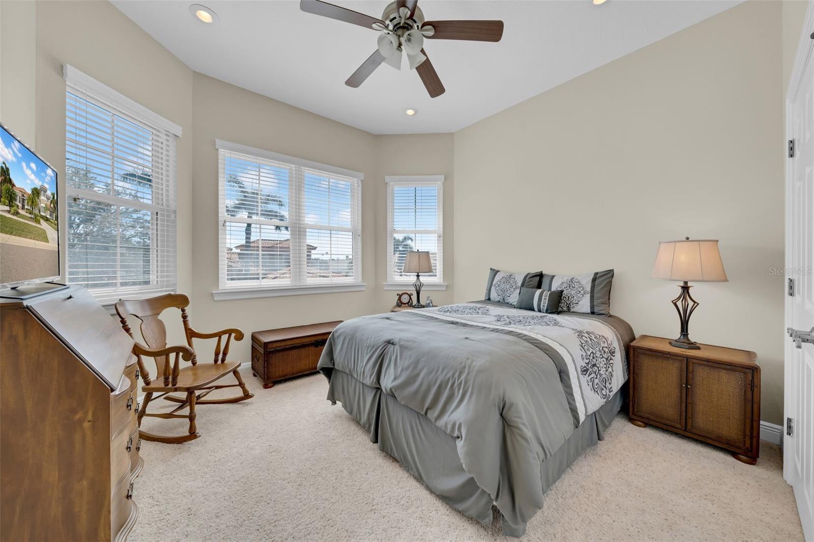 THURSTON GROVES - Residential